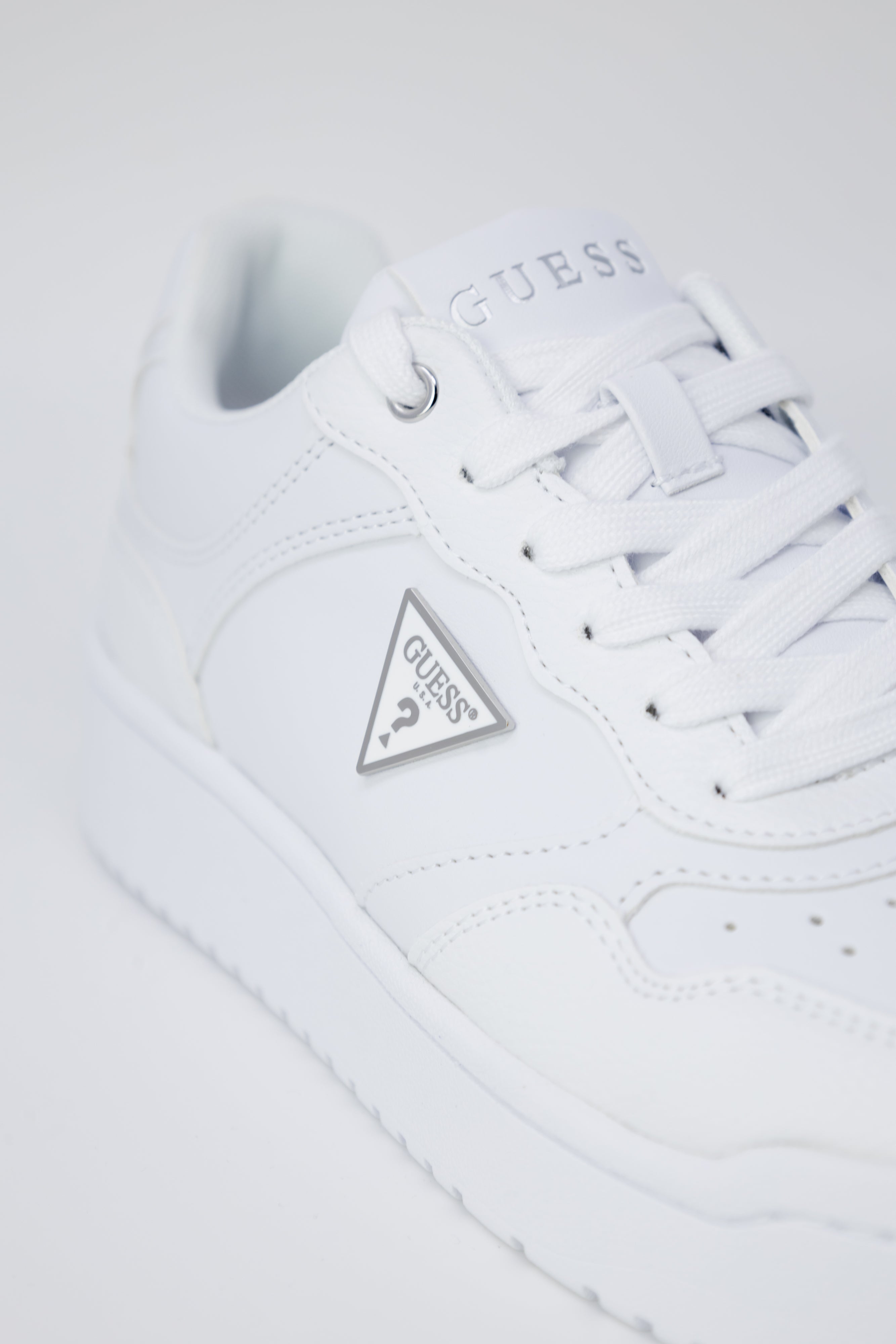 Sneakers Guess MIRAM - Imballo Originale Danneggiato - Prodotto Integro