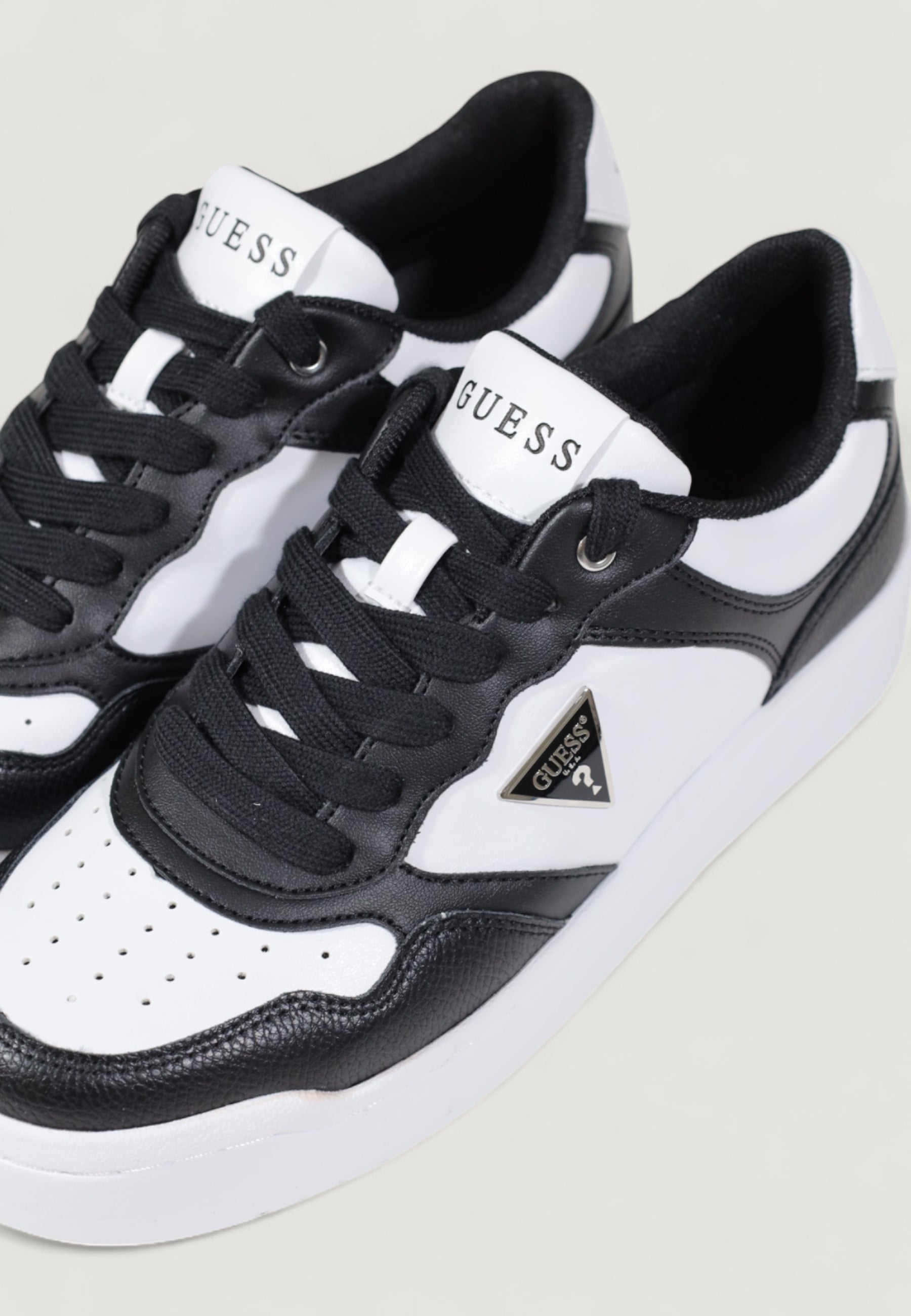 Sneakers Guess MIRAM4