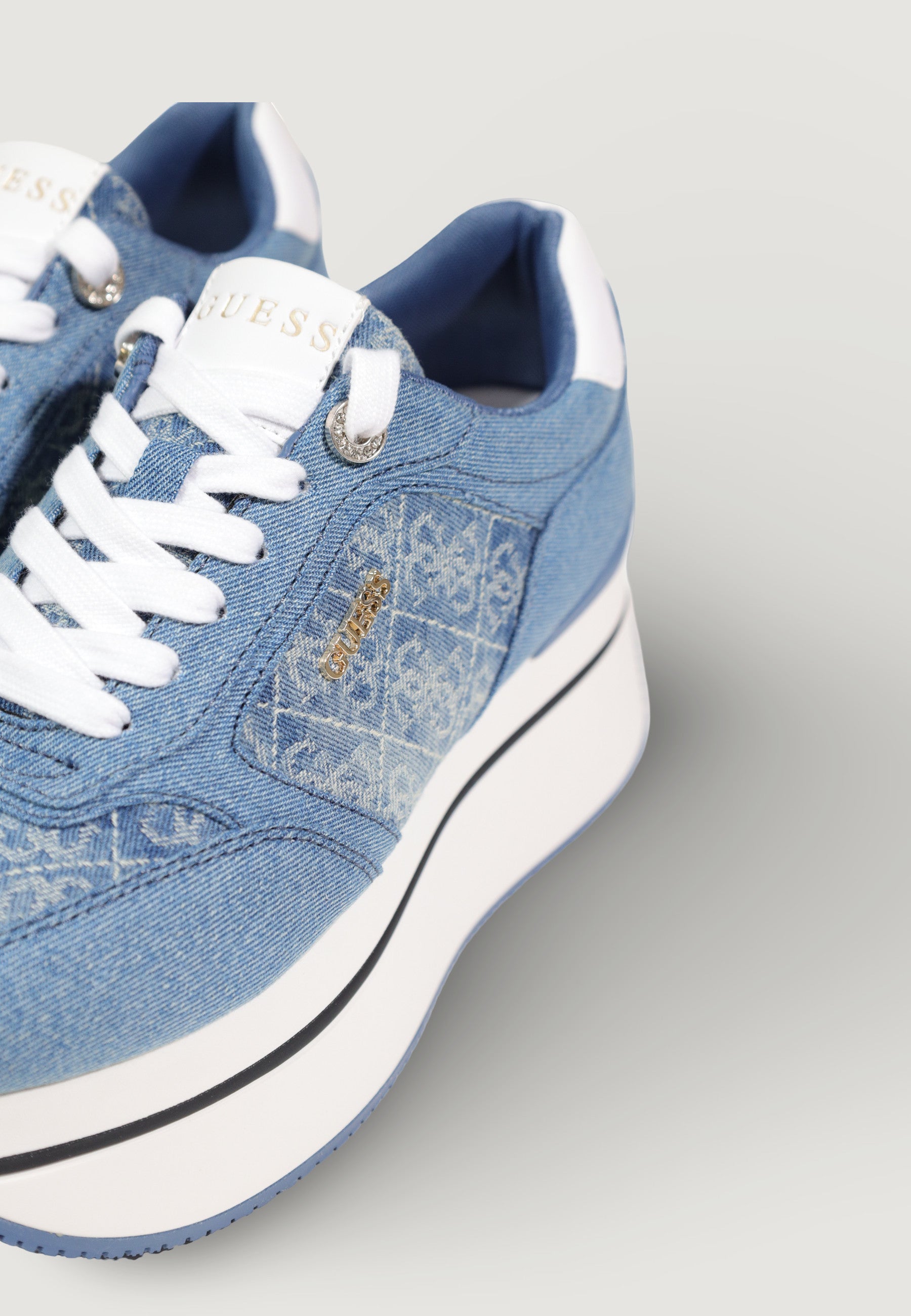 Sneakers Guess CAMRIO11 - Imballo Originale Danneggiato - Prodotto Integro