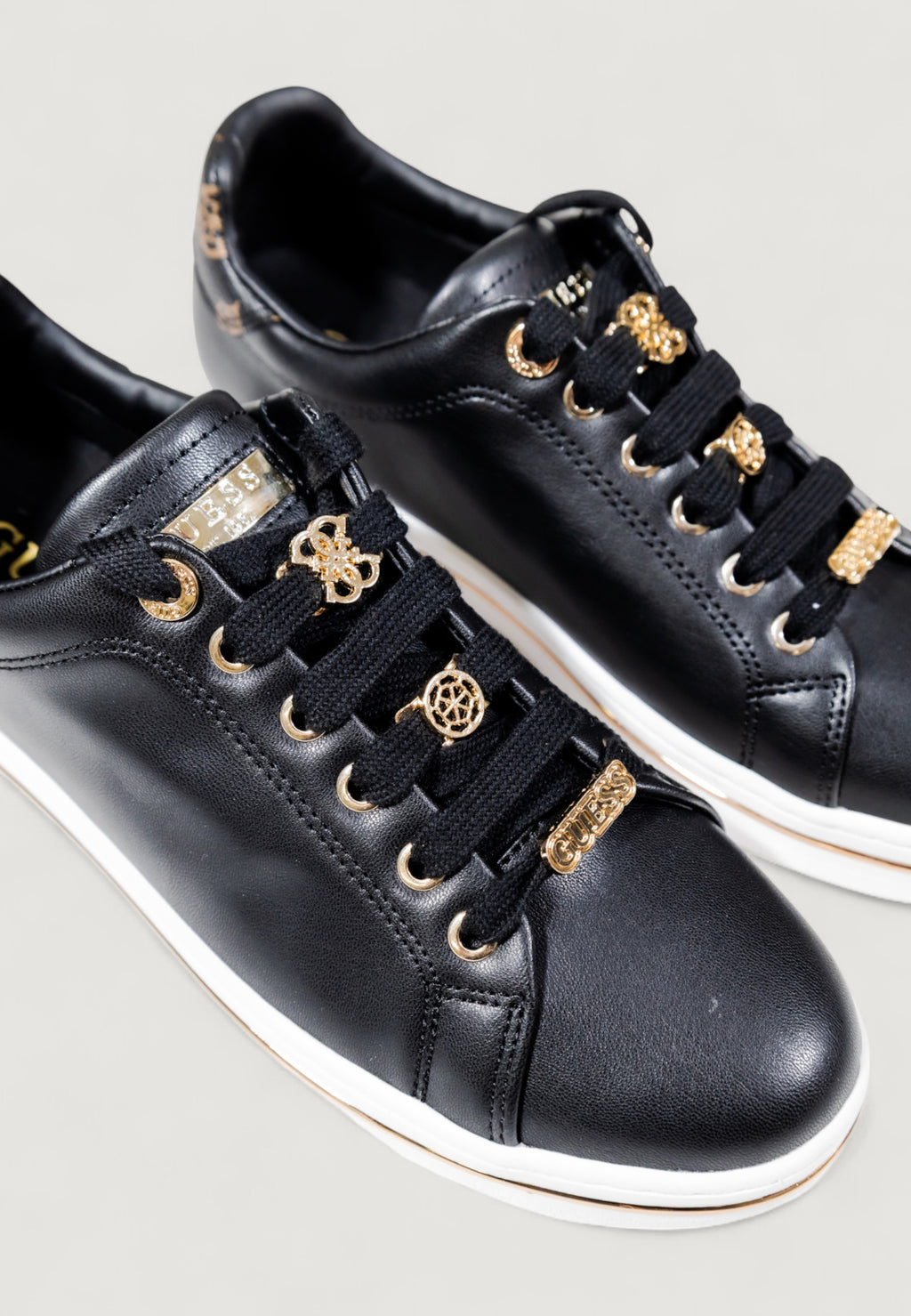 Sneakers Guess STASEY