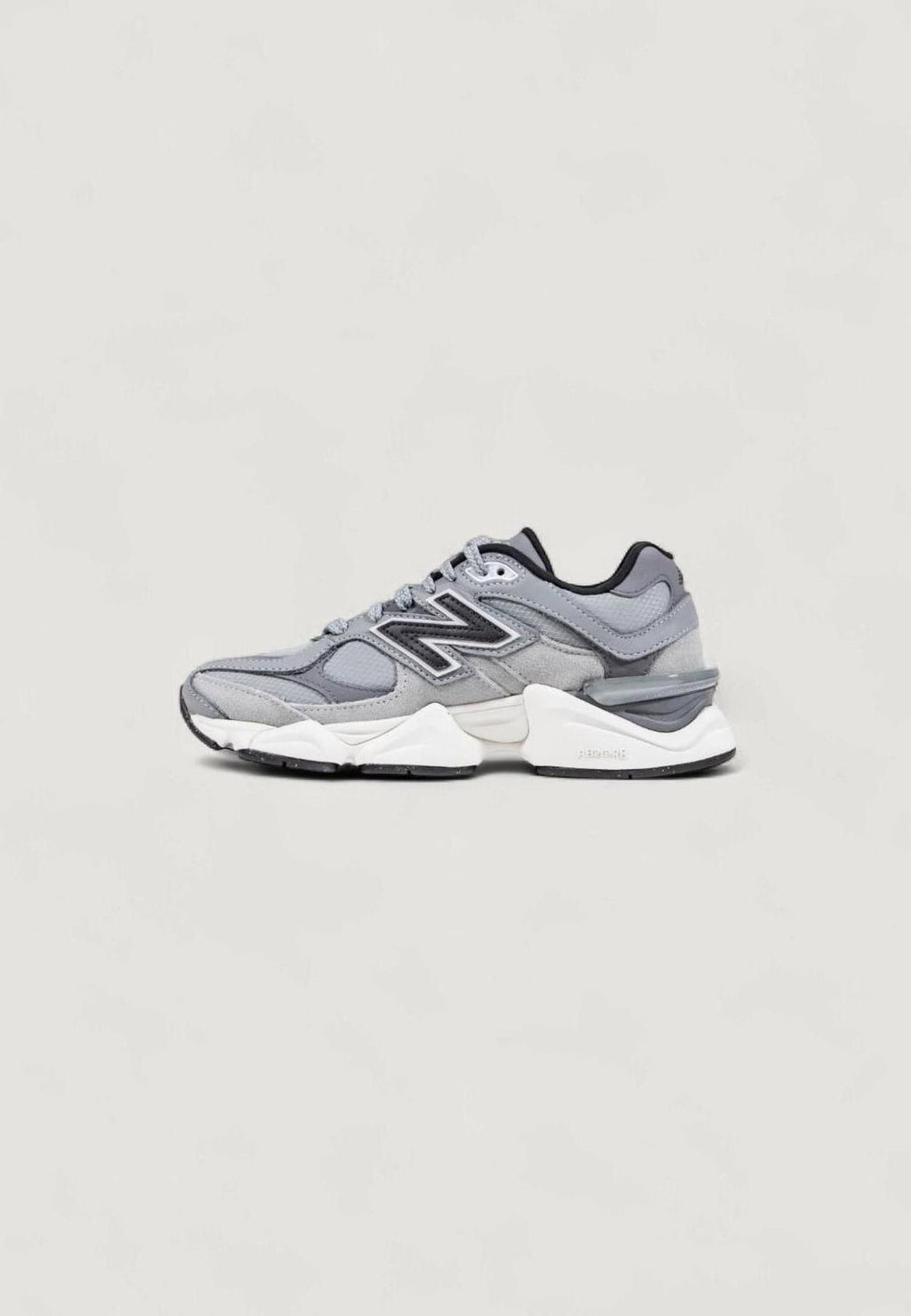 Sneakers New Balance 9060 - Imballo Originale Danneggiato - Prodotto Integro