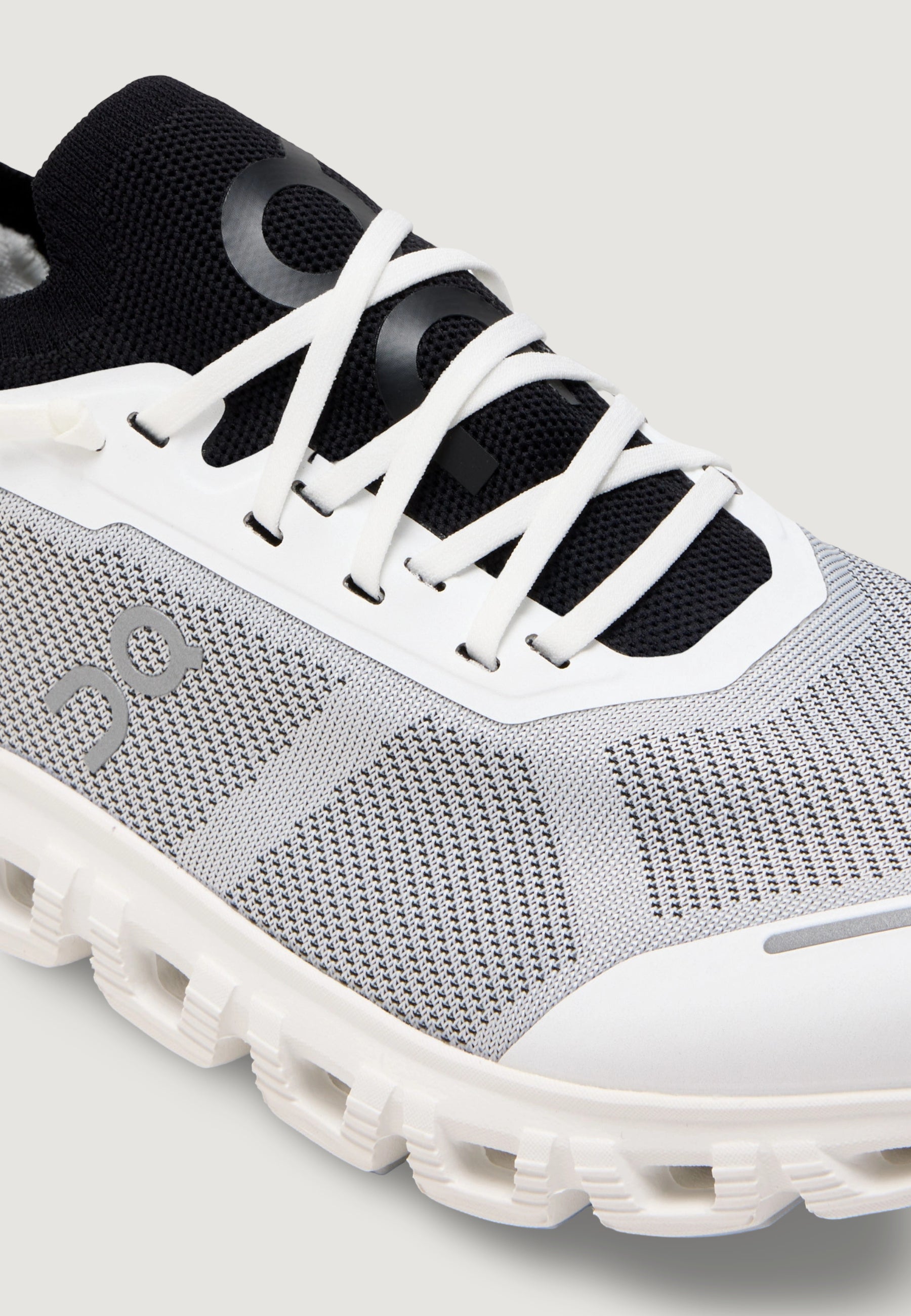 Sneakers On Running Cloud 6 Versa