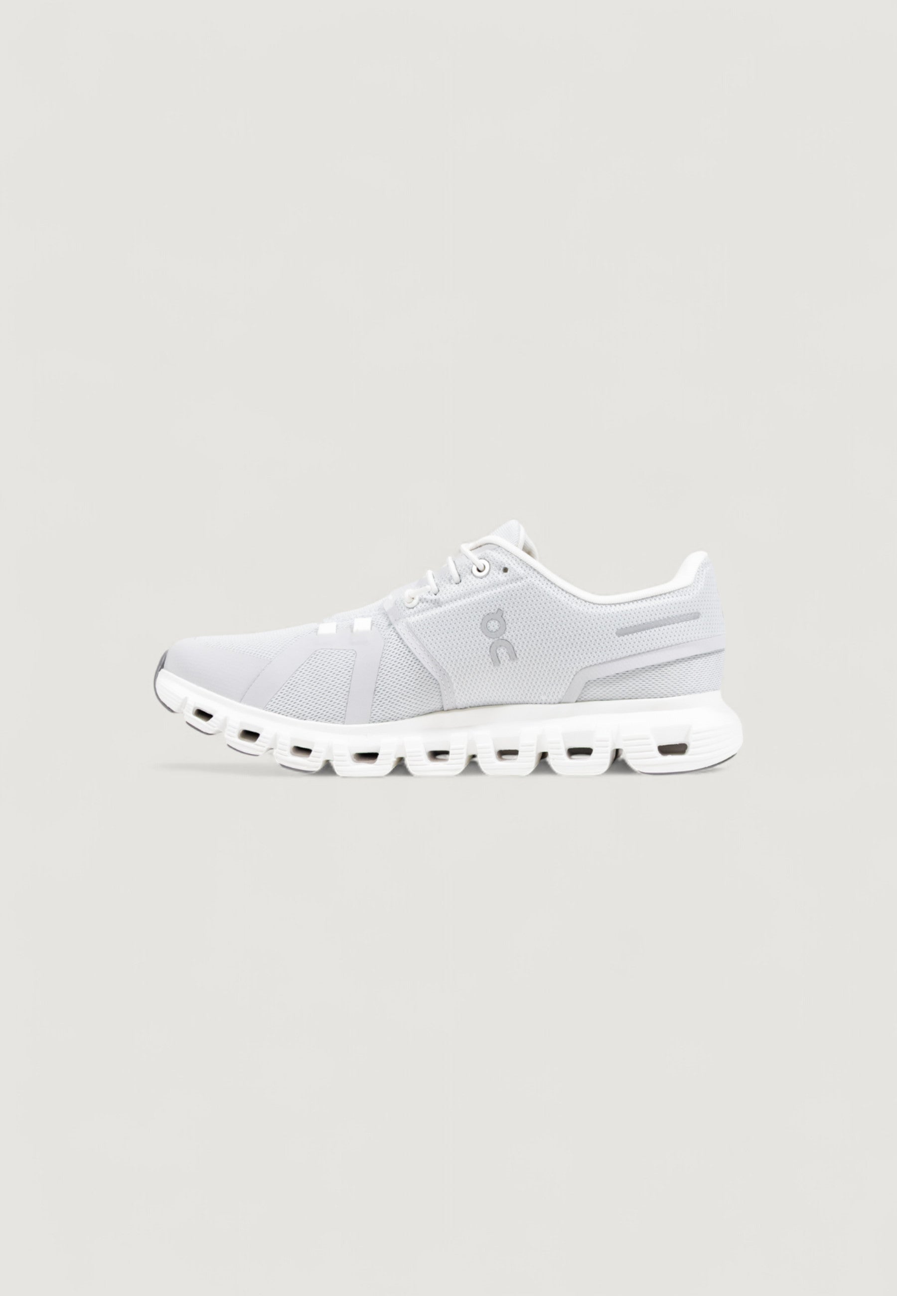 Sneakers On Running Cloud 6