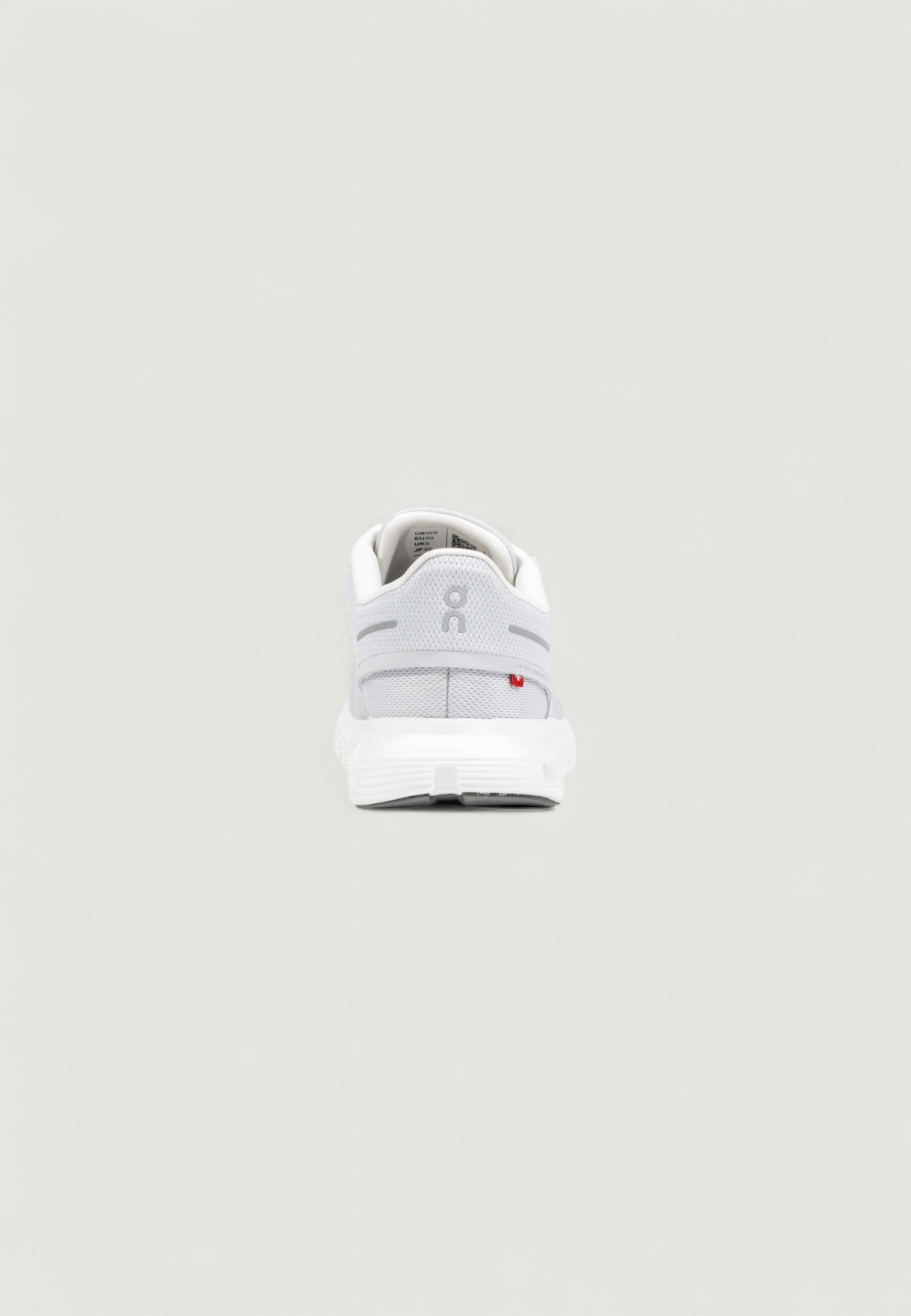 Sneakers On Running Cloud 6