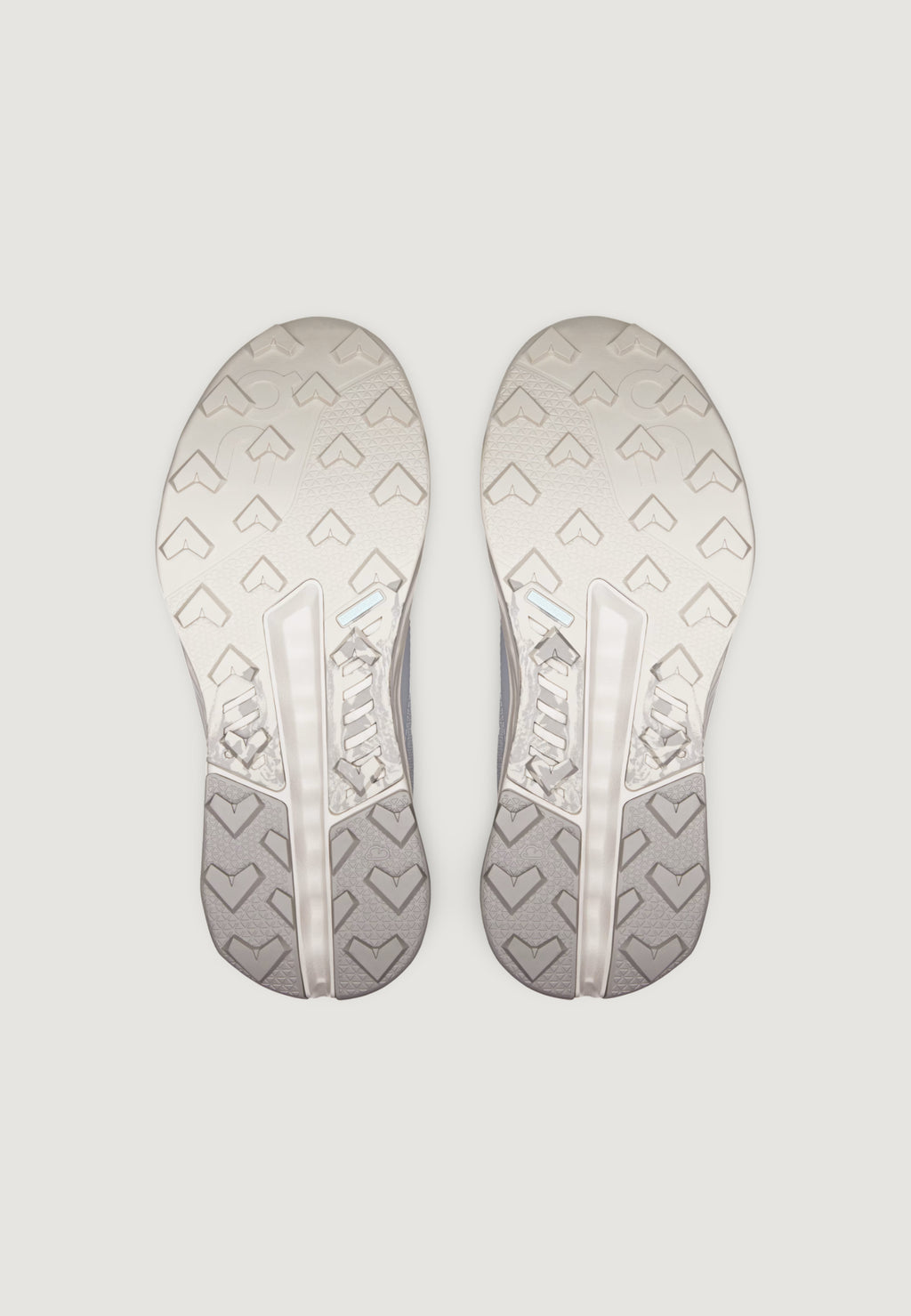 Sneakers On Running Cloudhorizon 2