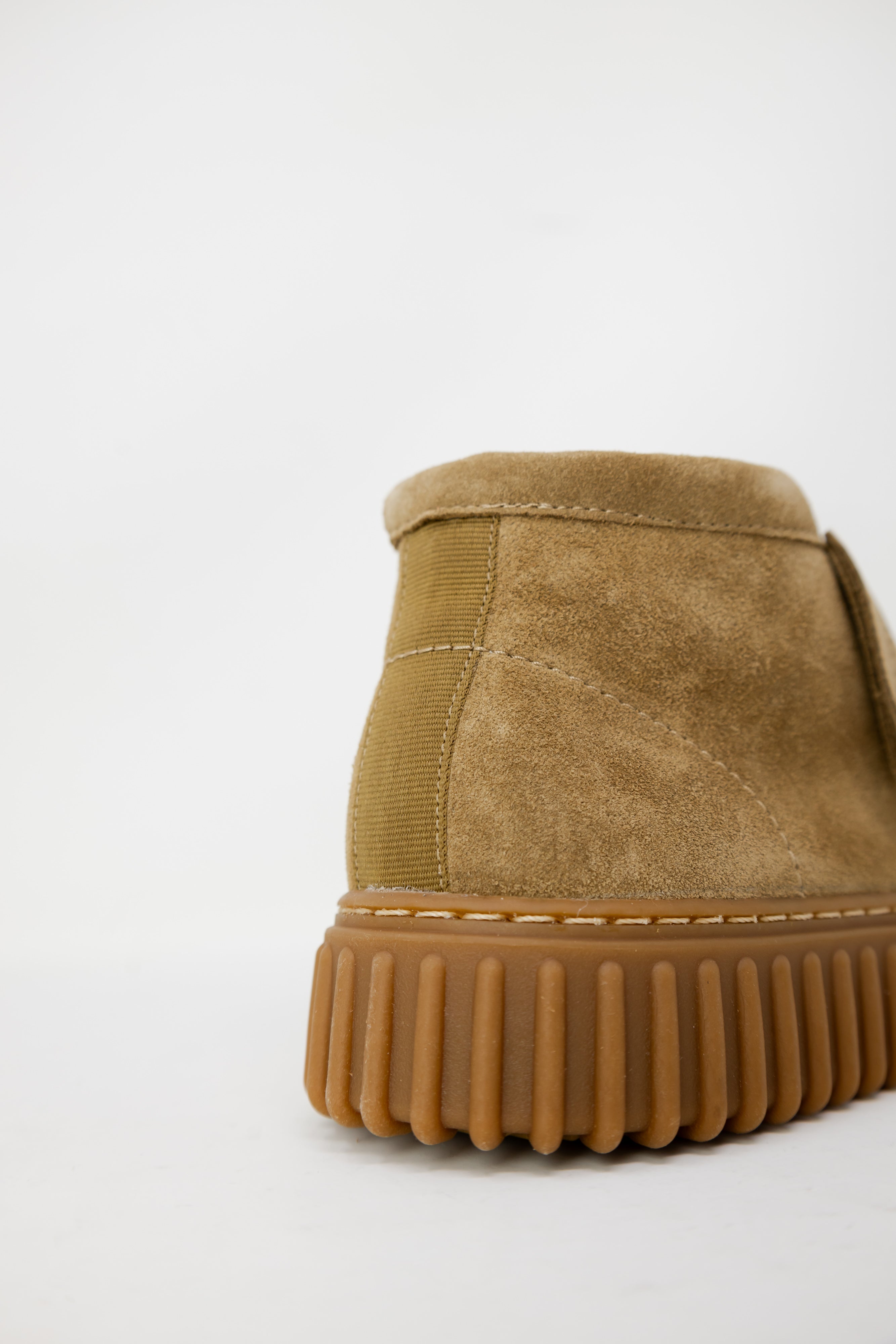 Stivaletti Clarks TORHILL HI DKSAND SU
