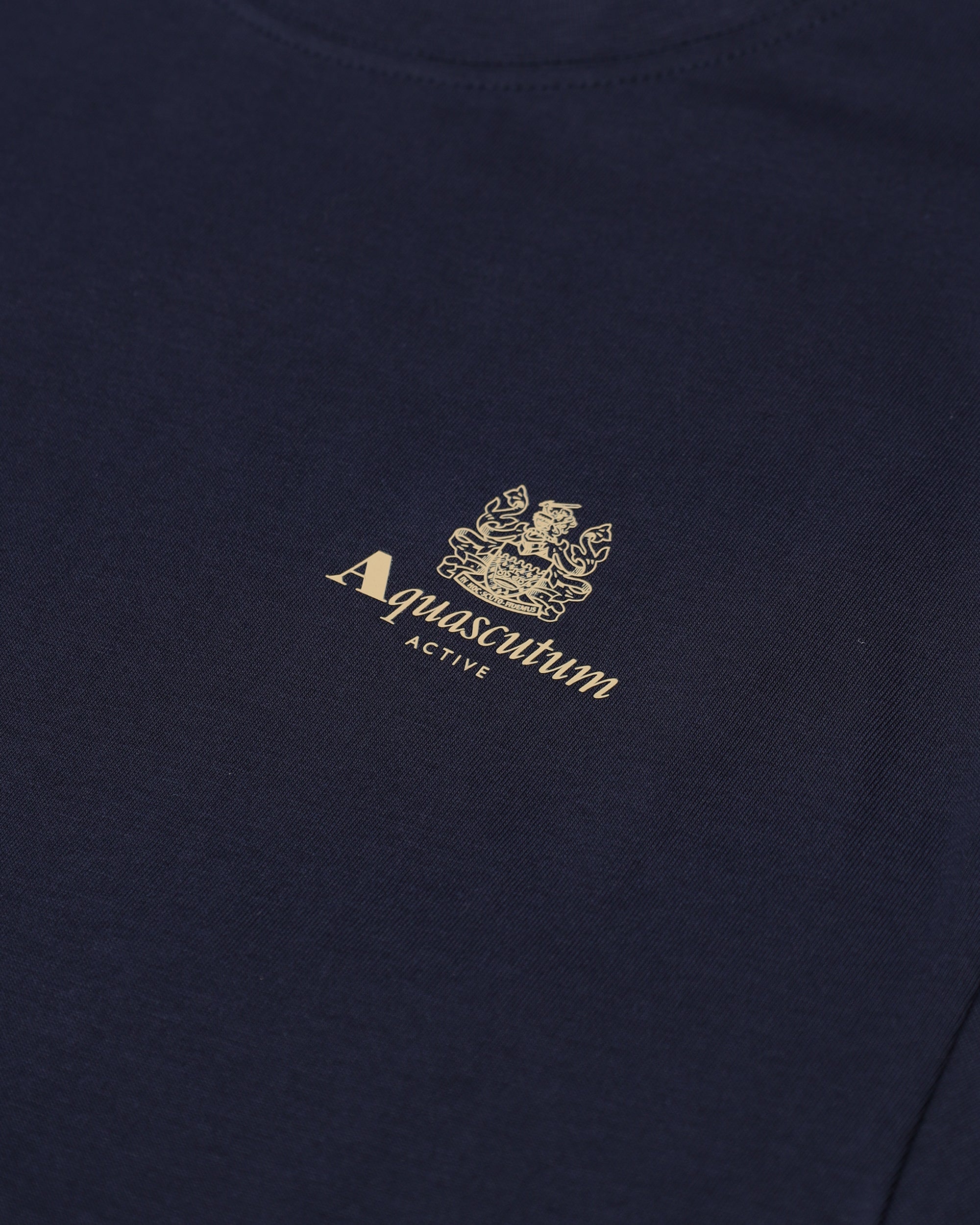 T-shirt Aquascutum Active SMALL LOGO T-SHIRT