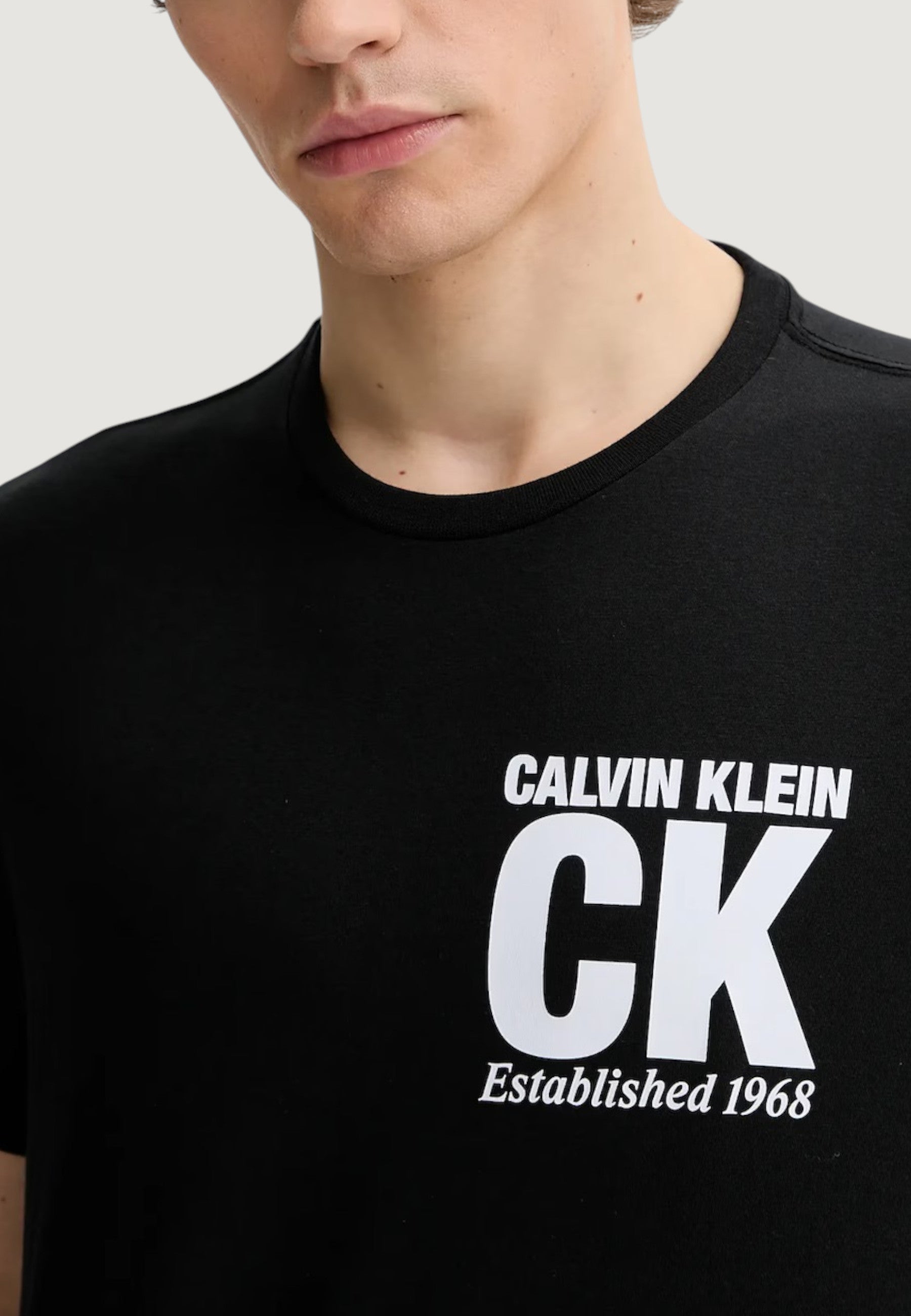 T-shirt Calvin Klein LV04RE819G