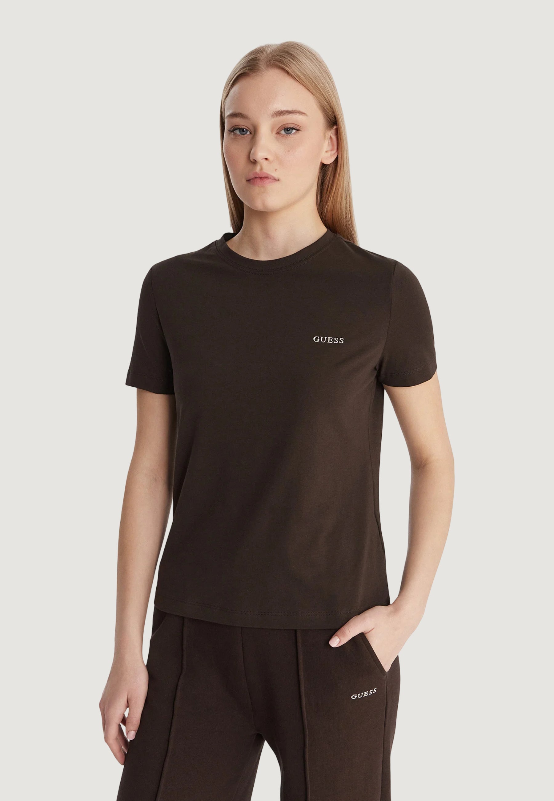 T-shirt Guess Active TRACEY CN SS T-SHIRT