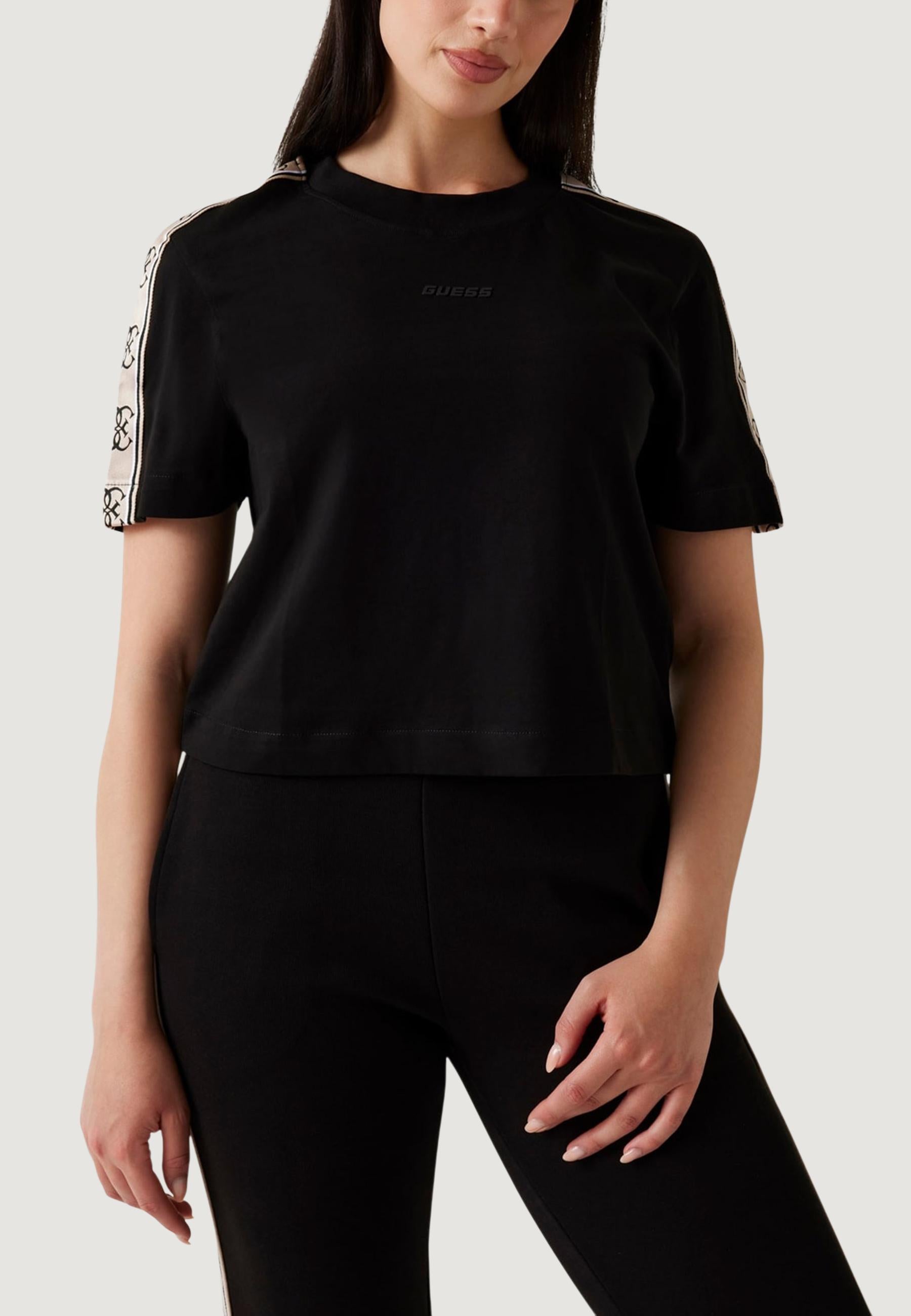 T-shirt Guess Active BRITNEY CROP TEE