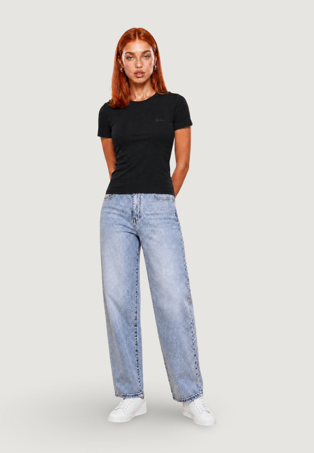 T-shirt Guess Active CHARA SS TEE