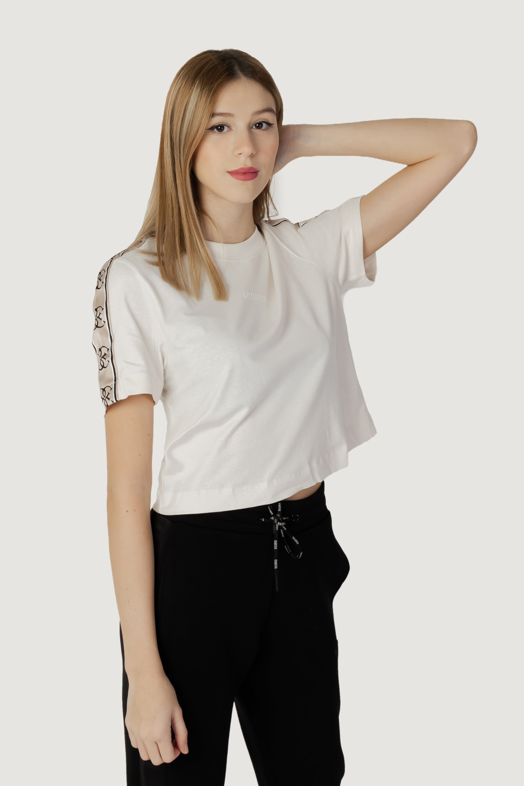 T-shirt Guess Active BRITNEY CROP TEE