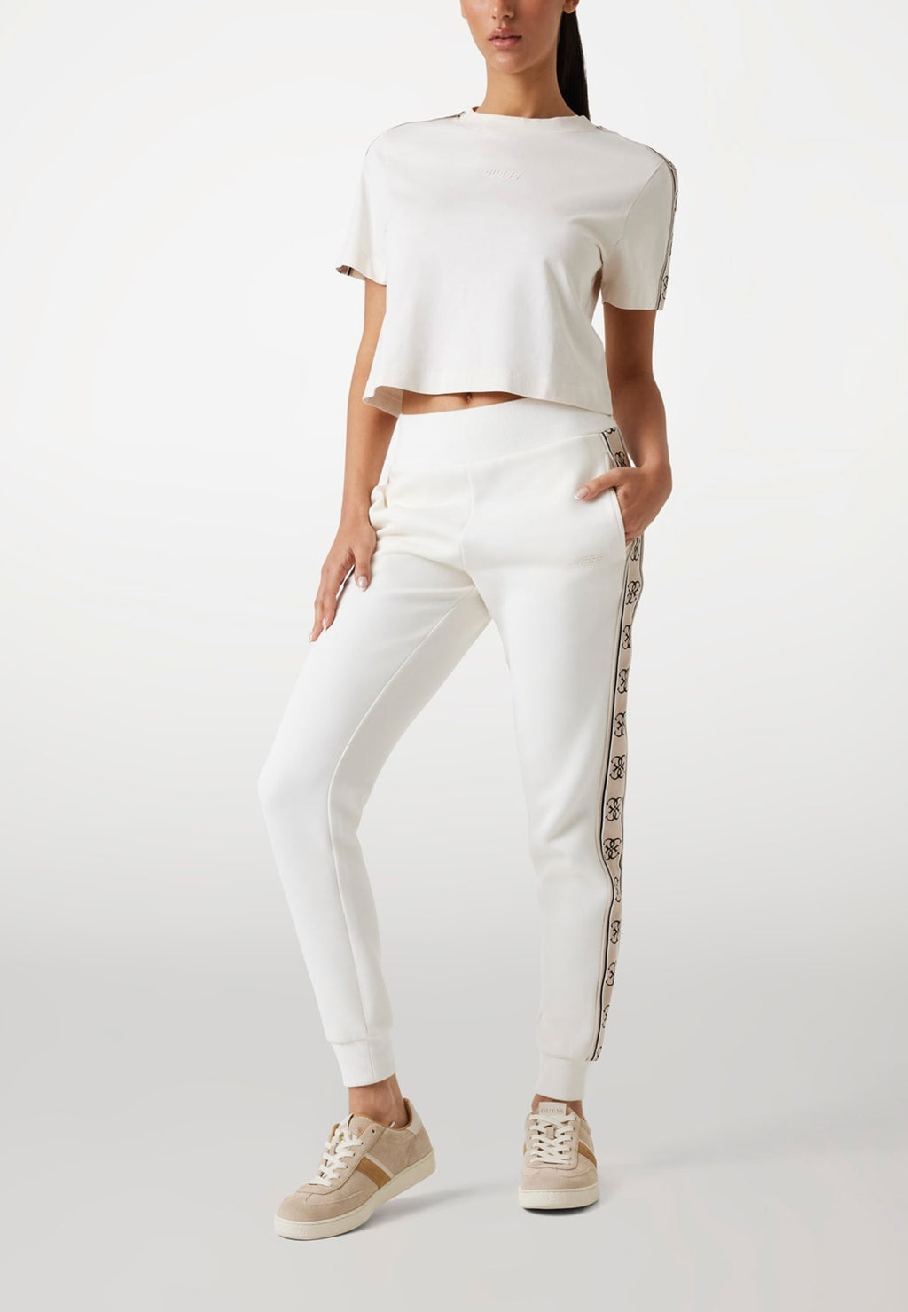 T-shirt Guess Active BRITNEY CROP TEE