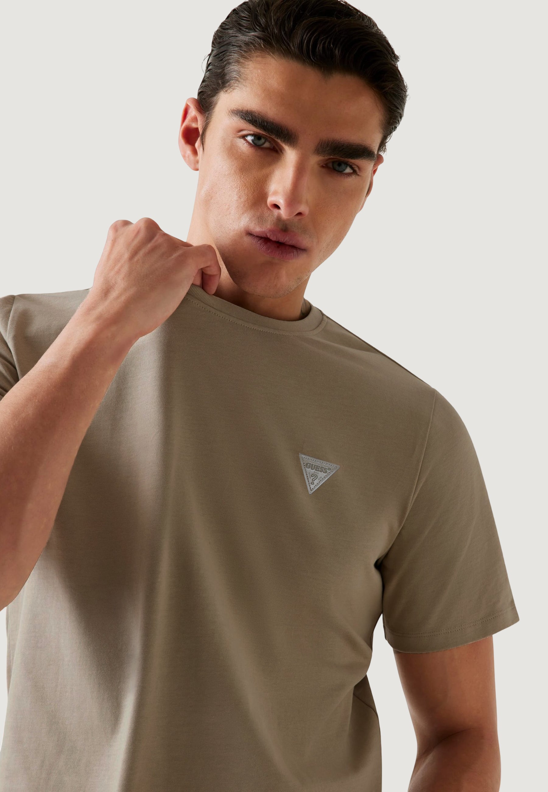 T-shirt Guess CN SS SMALL PATCH COTTON MODAL