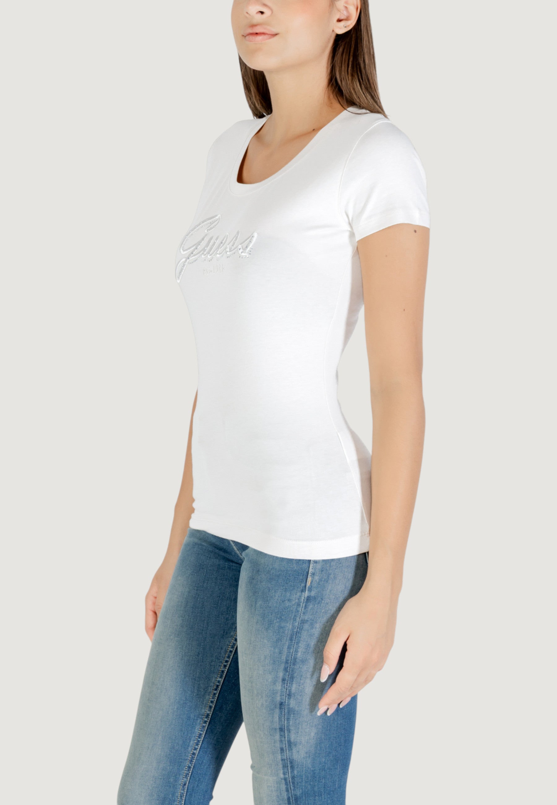 T-shirts Guess CN SS EMBRO SCRIPT LOGO TEE