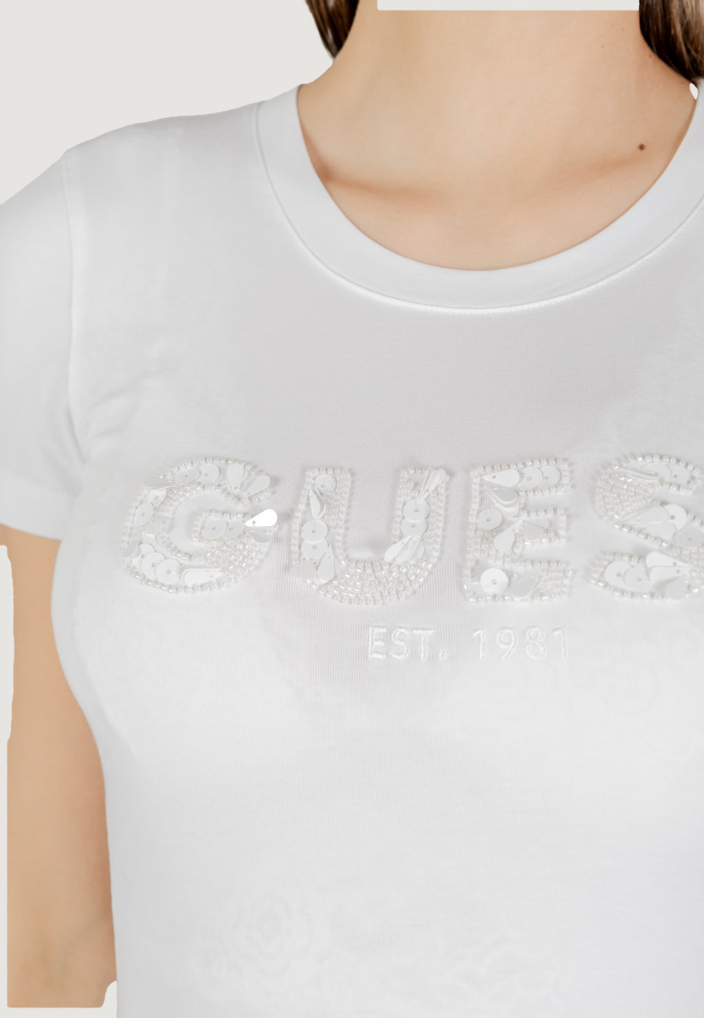 T-shirt Guess CN SS LOGO SEGQUINS