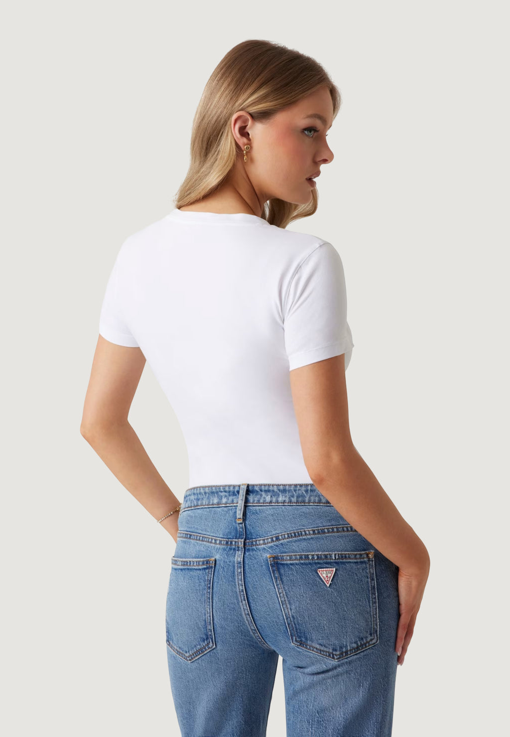 T-shirt Guess CN SS LOGO SEGQUINS