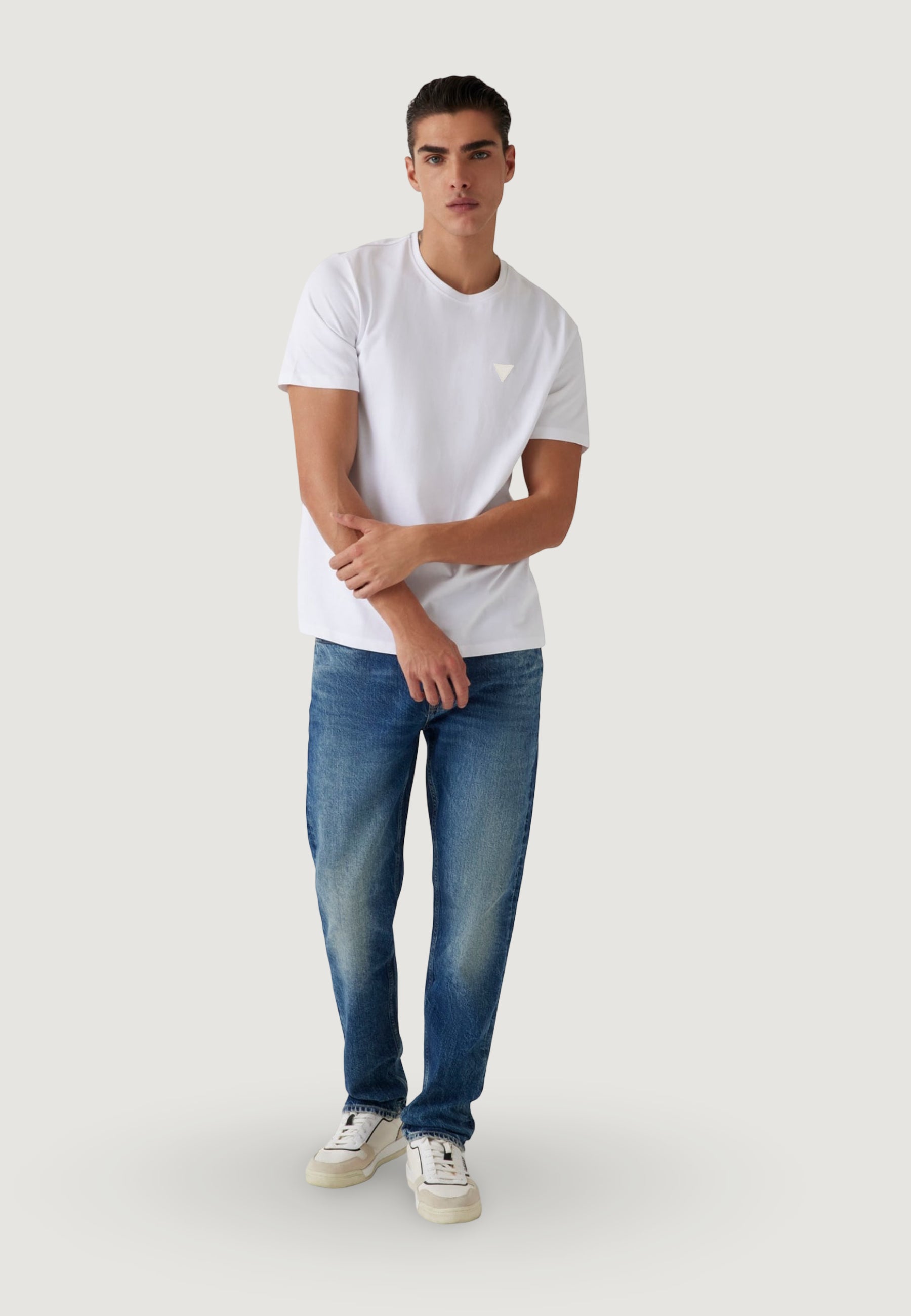 T-shirt Guess CN SS SMALL PATCH COTTON MODAL