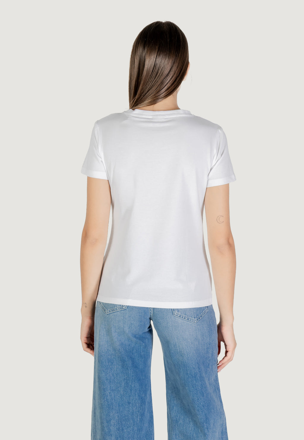 T-shirts Guess Active NINA SS CN T-SHIRT