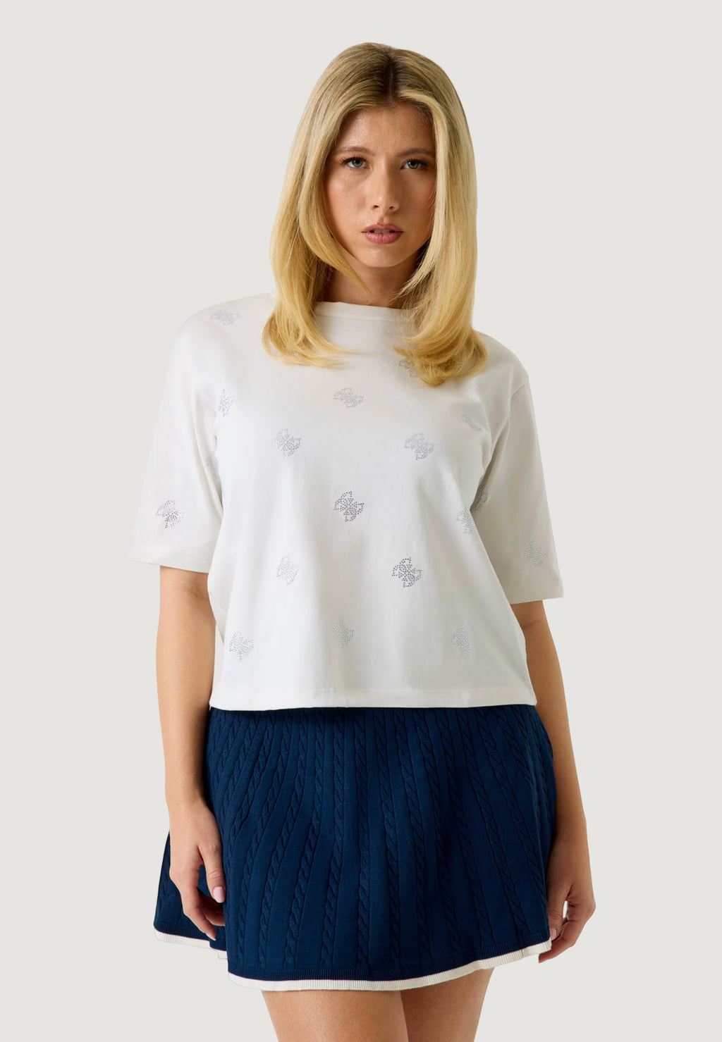 T-shirt Guess Active SILVY 4G SS CN T-SHIRT