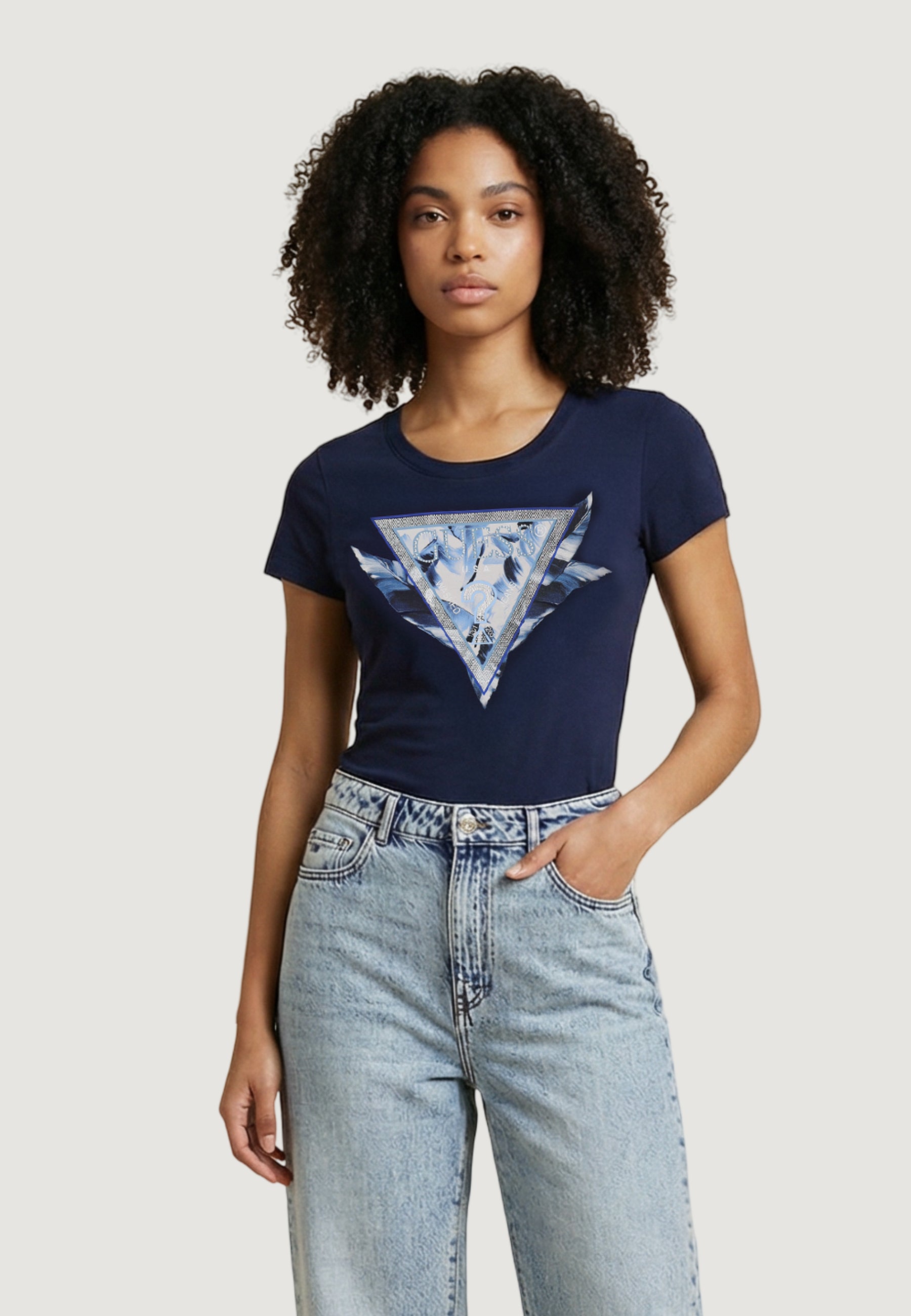 T-shirt Guess SS CN FEATHER TRIANGLE TEE