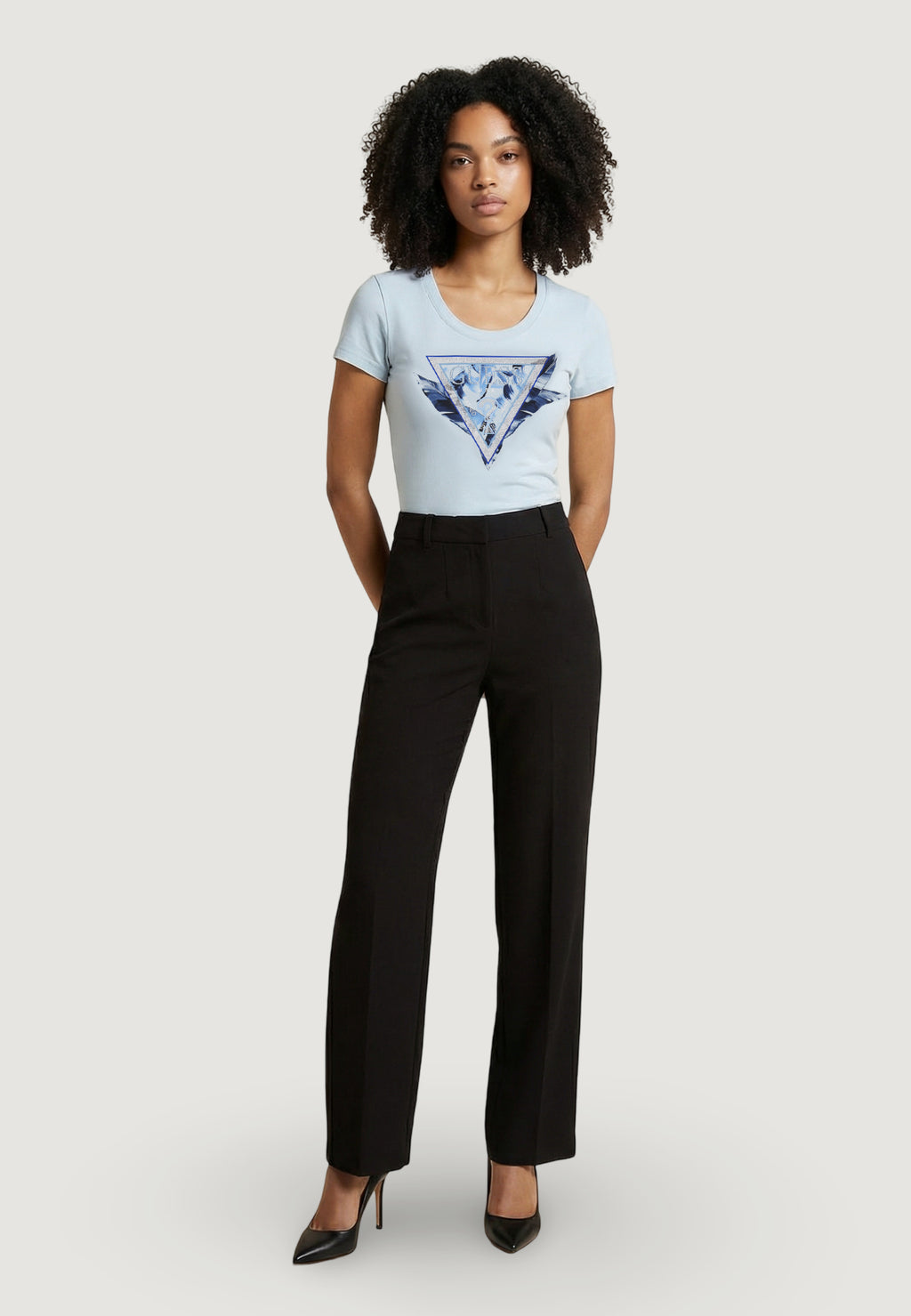 T-shirt Guess SS CN FEATHER TRIANGLE TEE