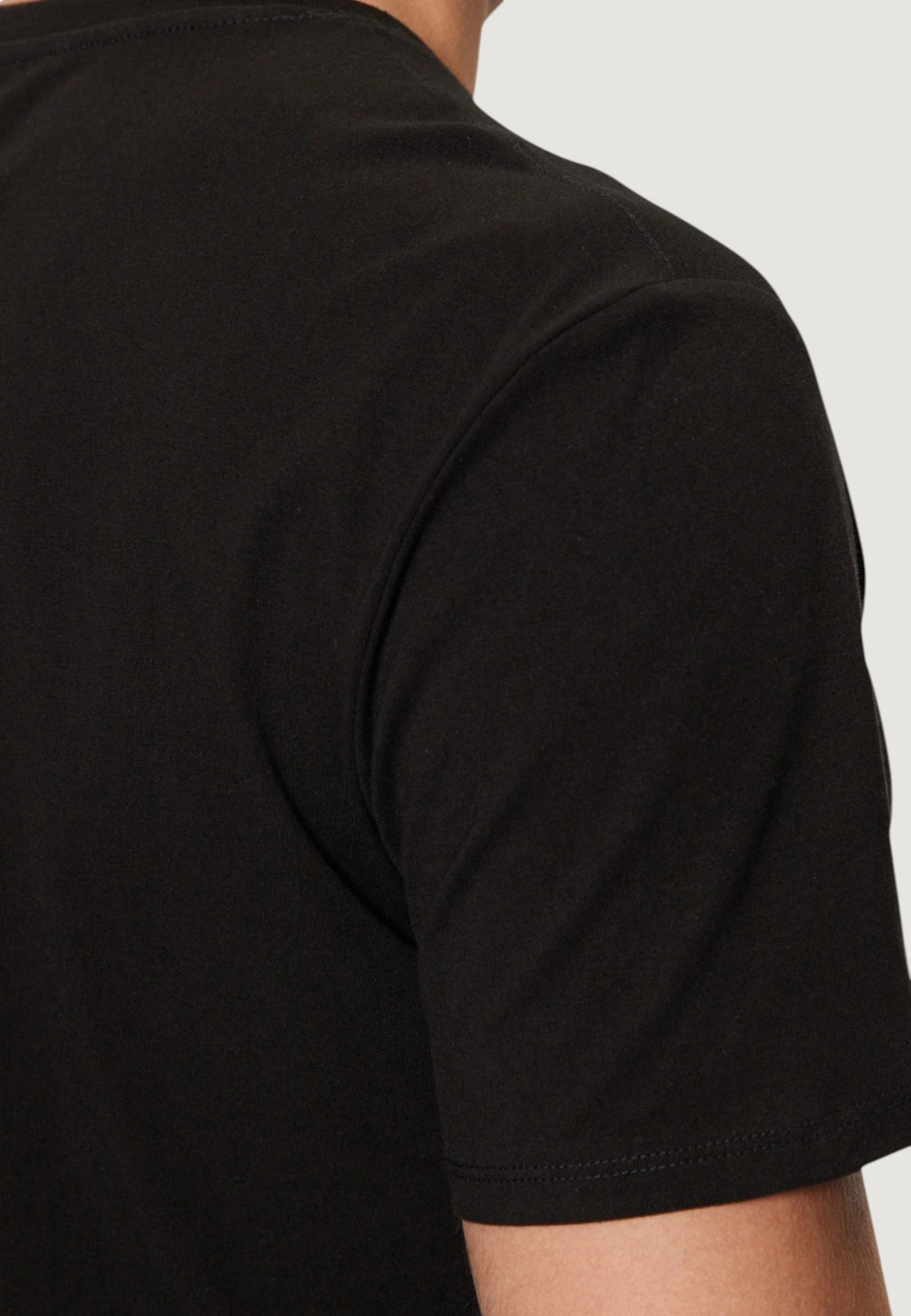 T-shirt Guess CN SS CORE TEE