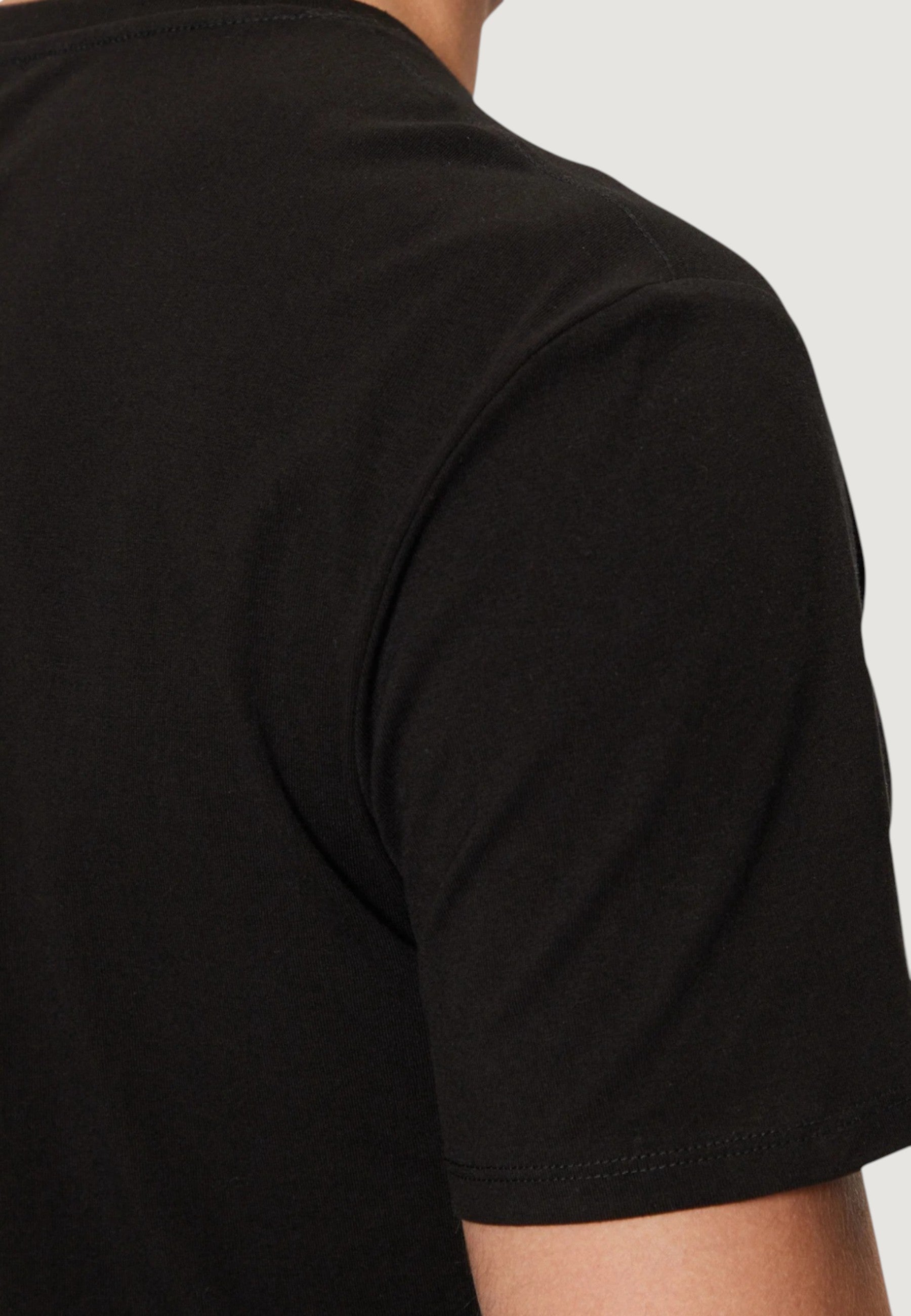 T-shirt Guess CN SS CORE TEE