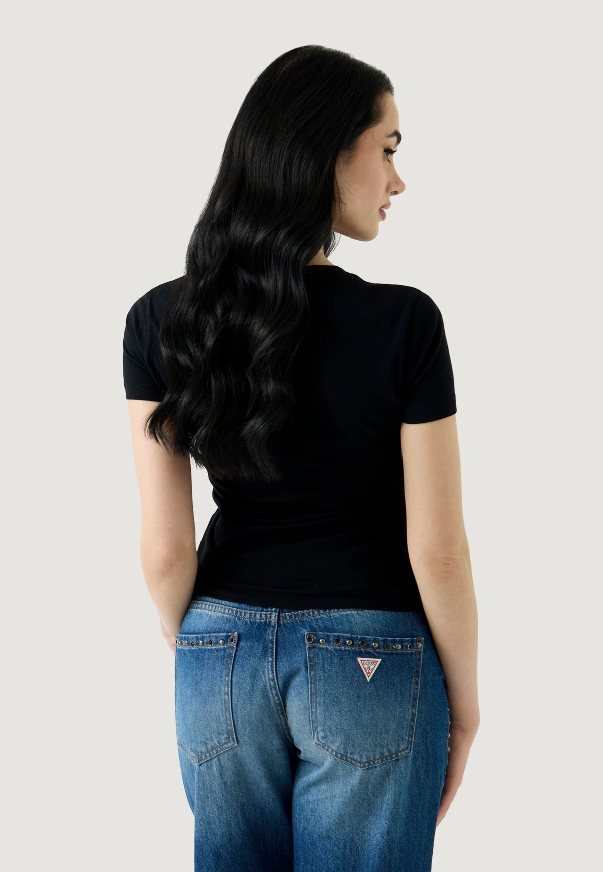 T-shirt Guess CN SS LOGO SEGQUINS