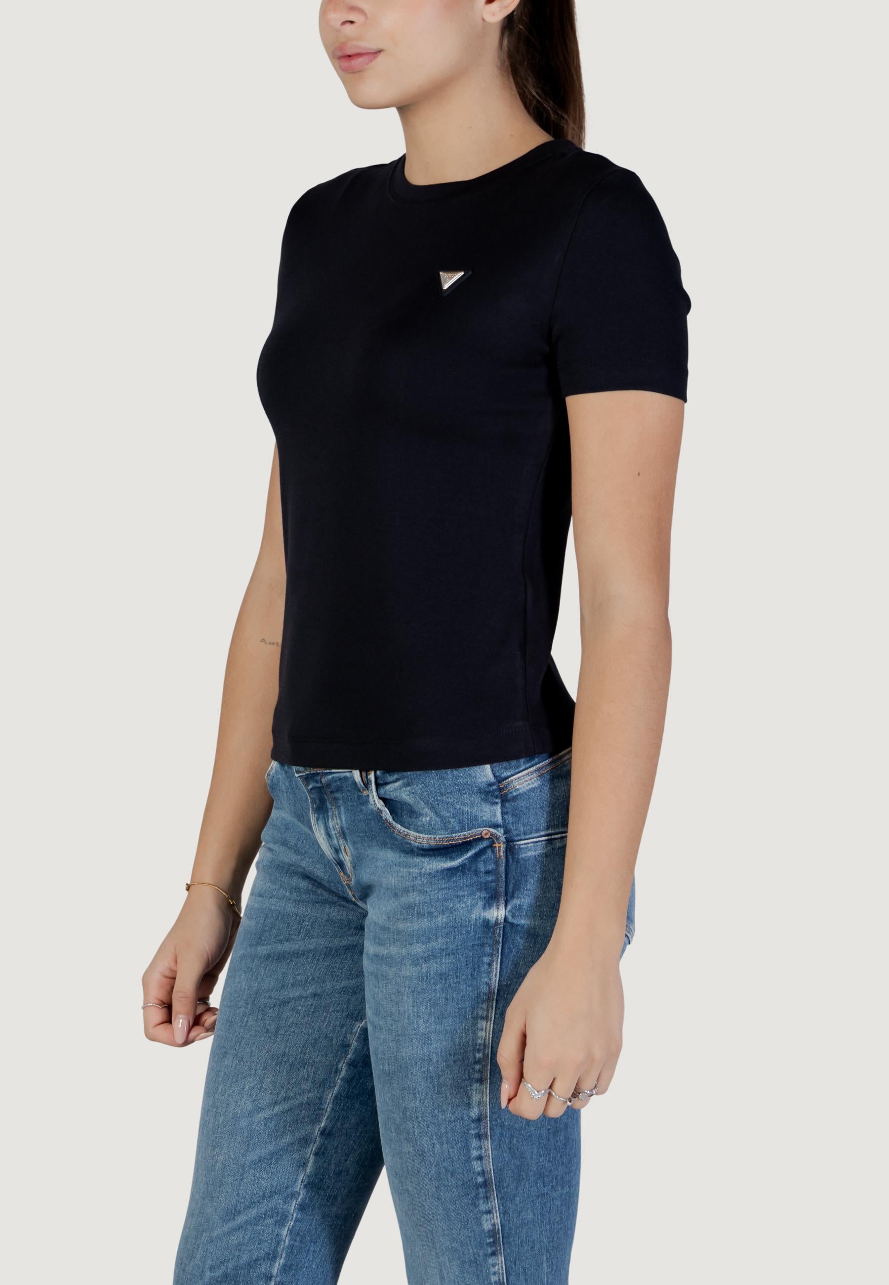 T-shirt Guess Active SONIA CN SS T-SHIRT