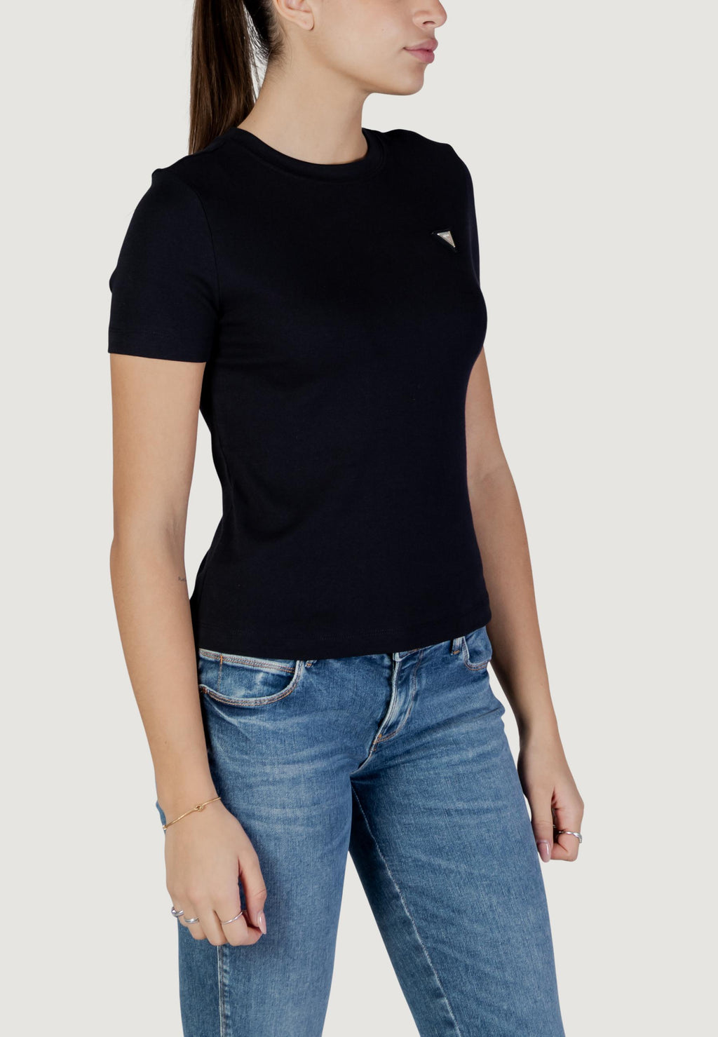 T-shirt Guess Active SONIA CN SS T-SHIRT