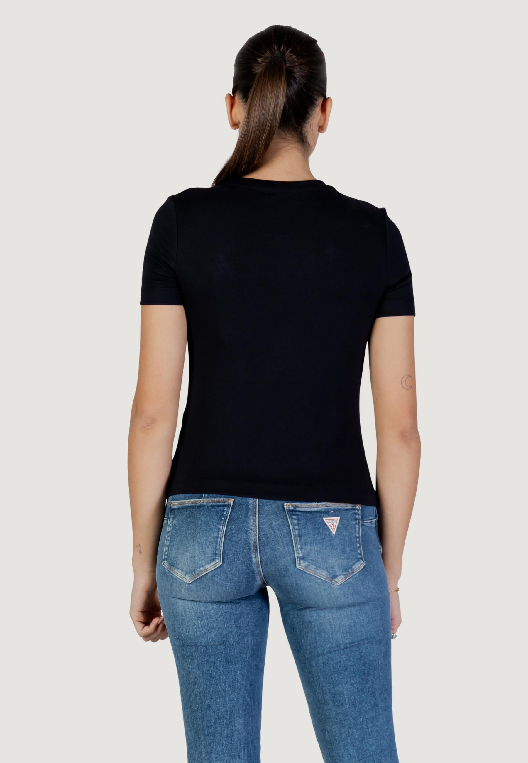 T-shirt Guess Active SONIA CN SS T-SHIRT