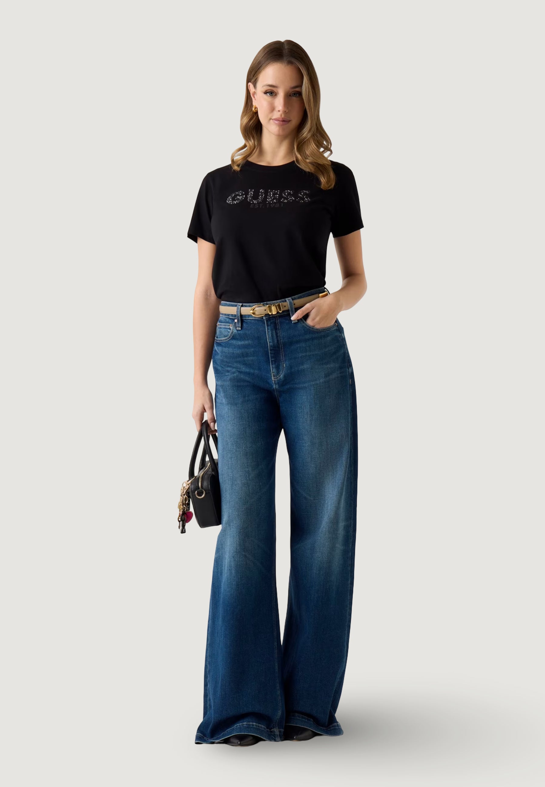 T-shirt Guess SS CN GUESS STUDS SCRIPT TEE