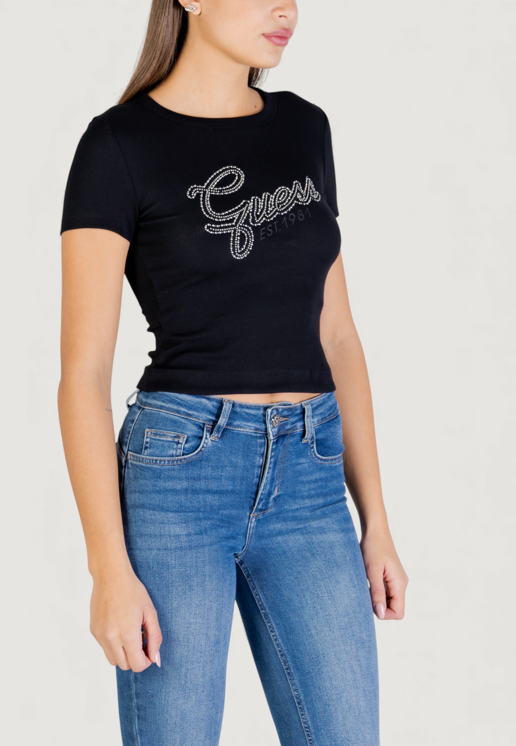 T-shirts Guess SS CN GUESS STUDS SCRIPT TEE
