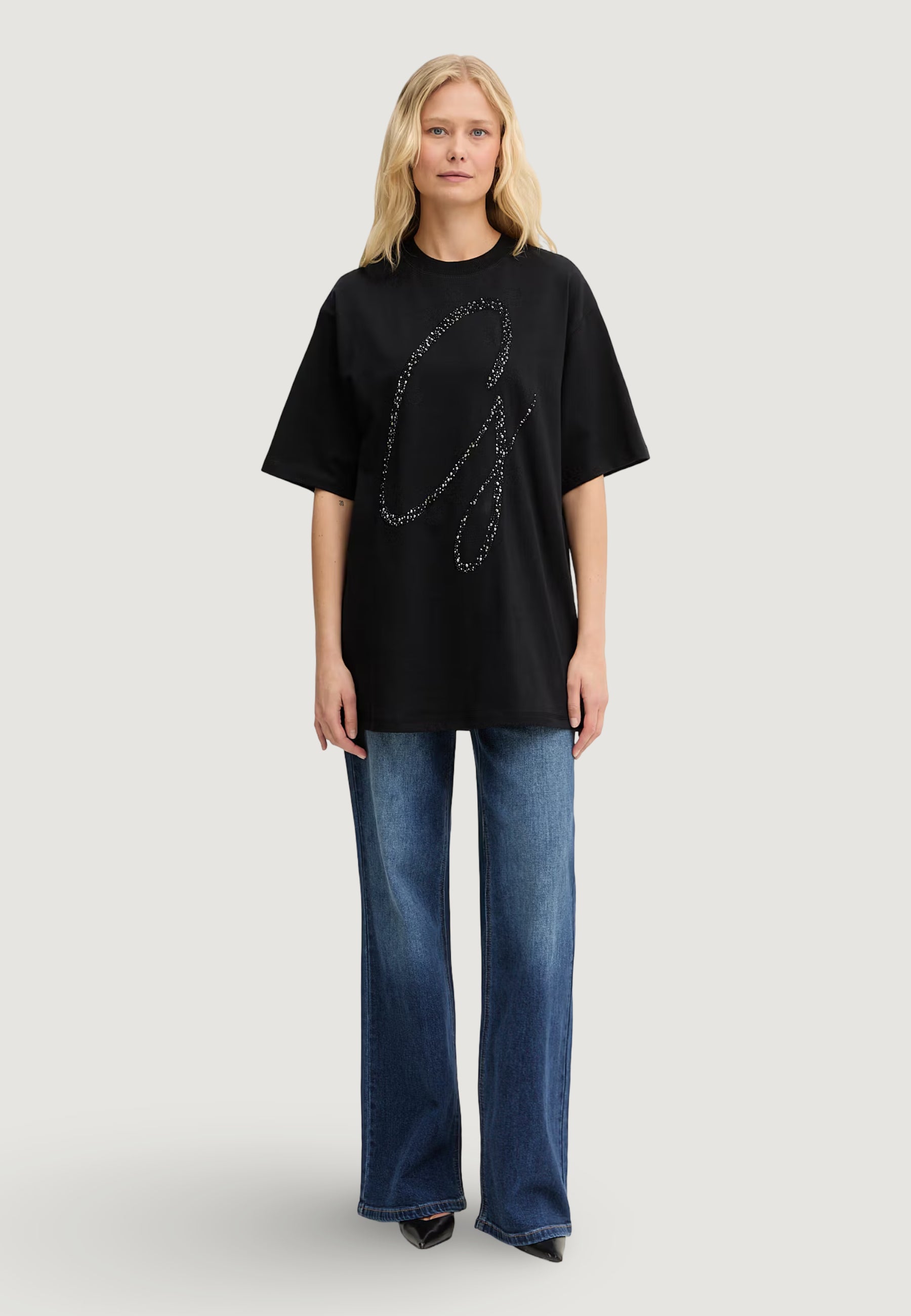 T-shirts Guess SS CN MAXI G STUDS TEE