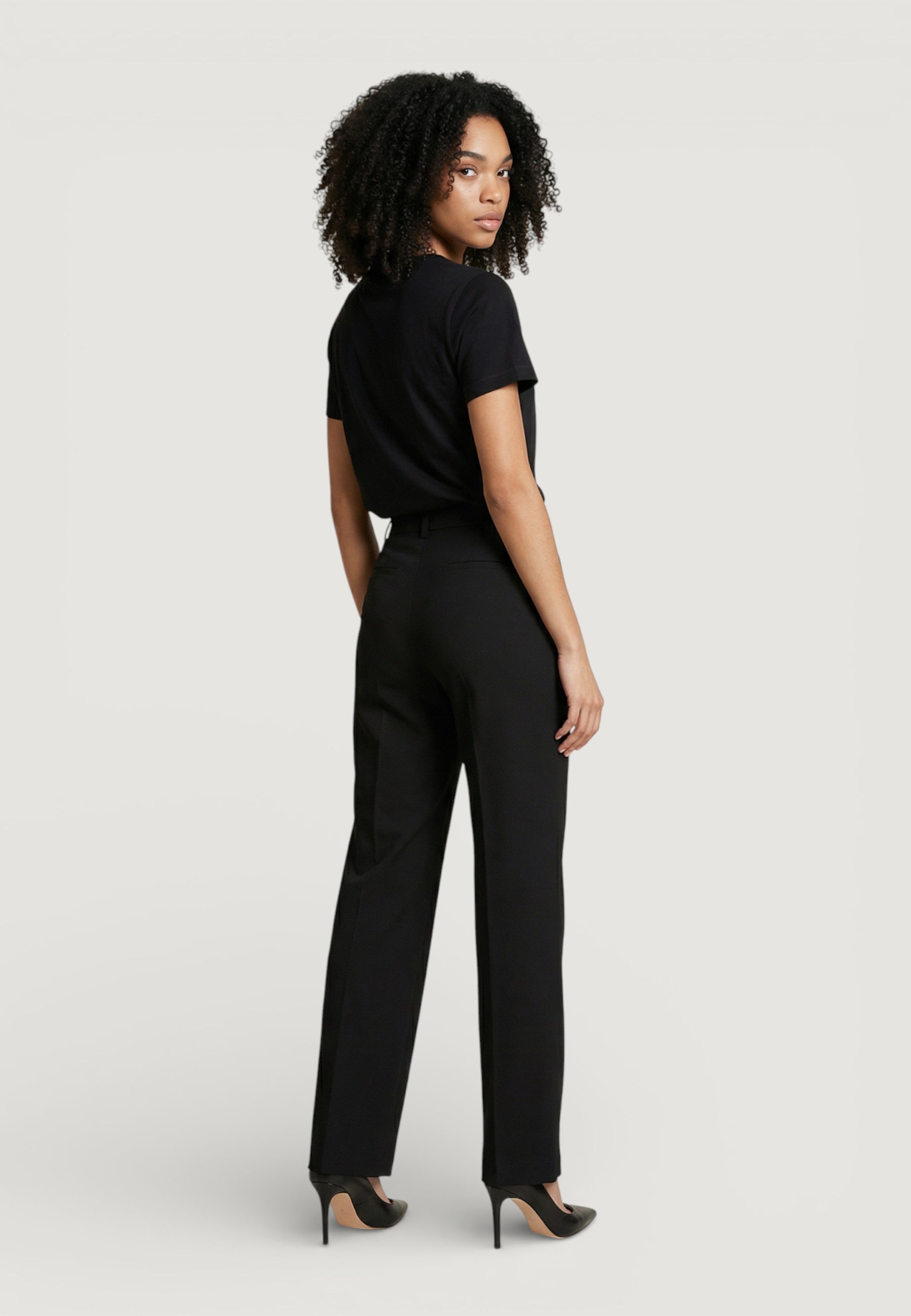 T-shirt Guess STEFFI CN SS T-SHIRT