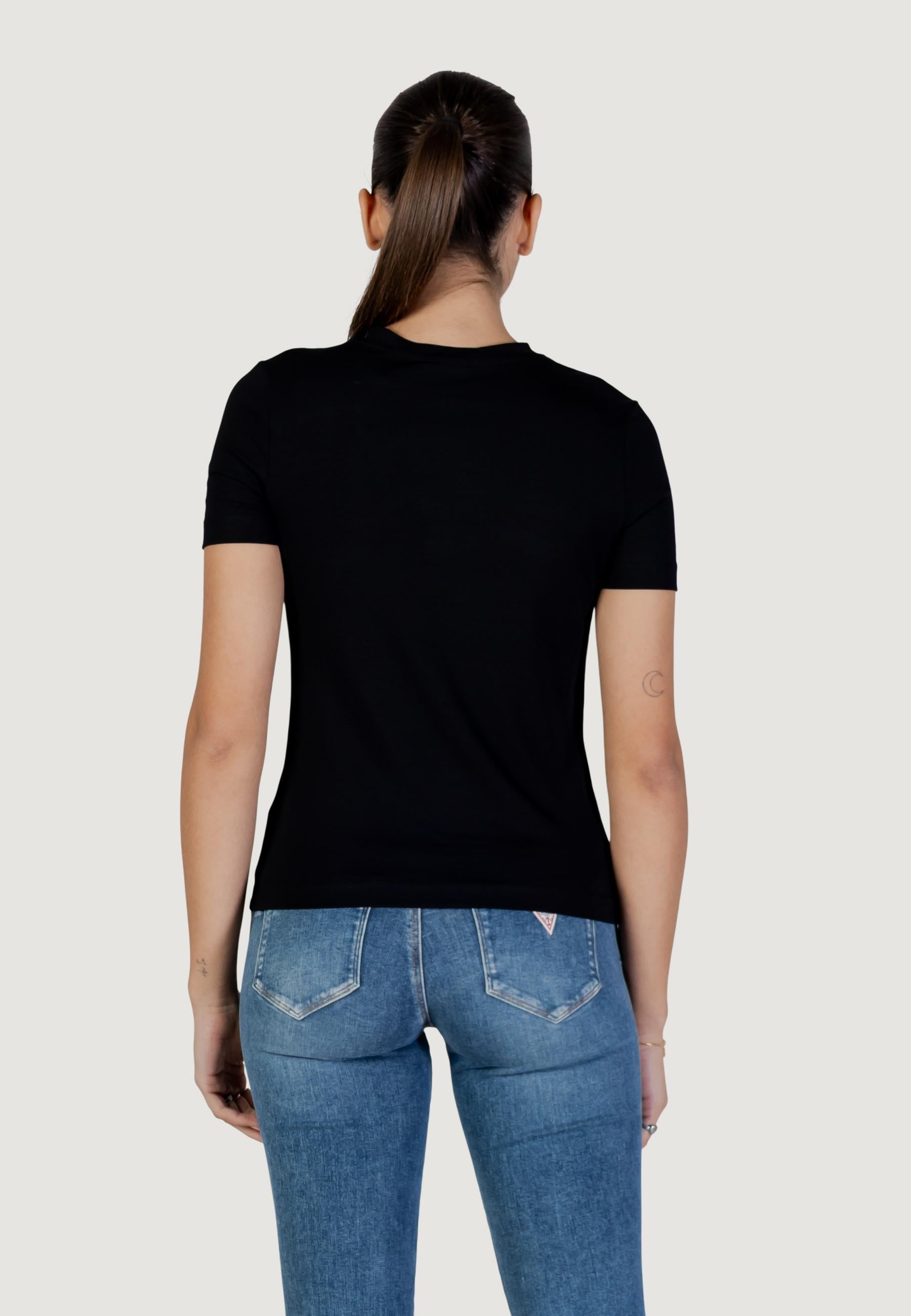 T-shirt Guess Active TRACEY CN SS T-SHIRT