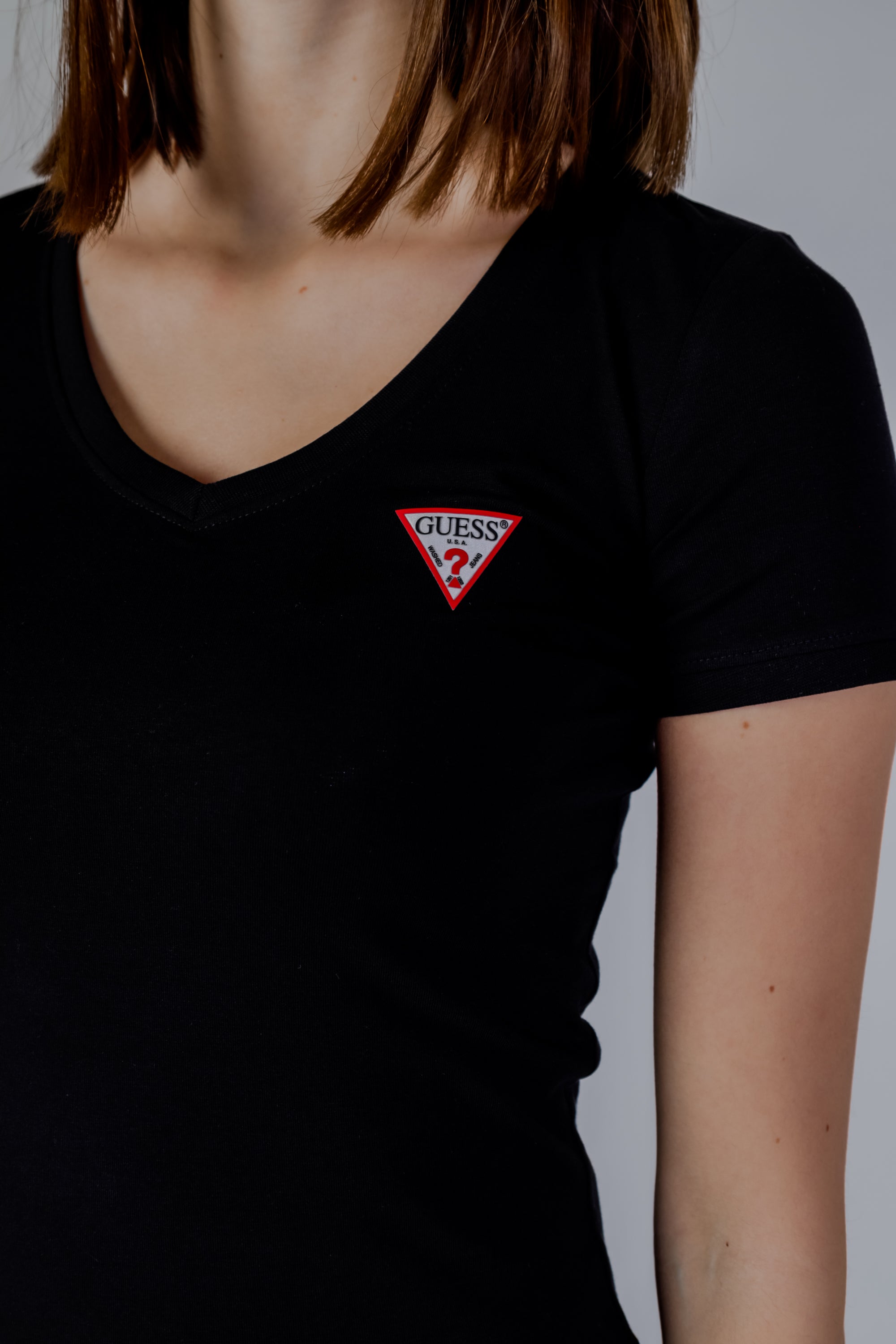 T-shirt Guess VN MINI TRIANGLE
