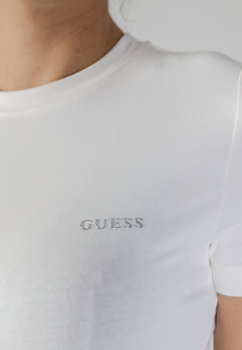 T-shirt Guess Active TRACEY CN SS T-SHIRT