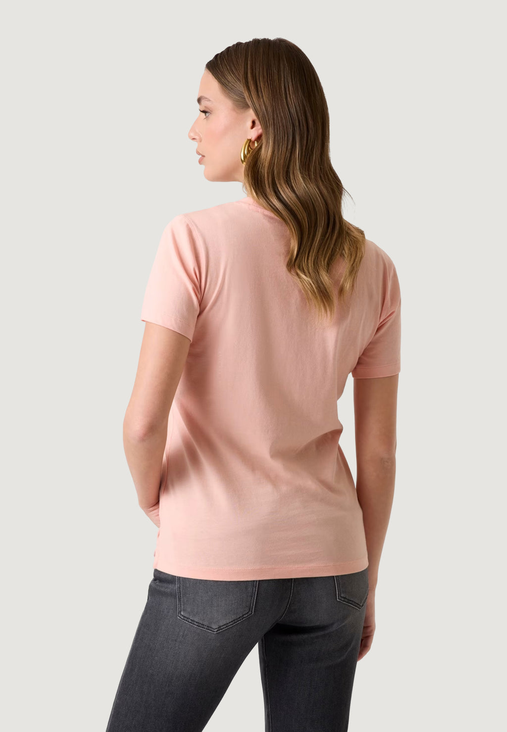 T-shirt Guess SS CN GUESS STUDS SCRIPT TEE