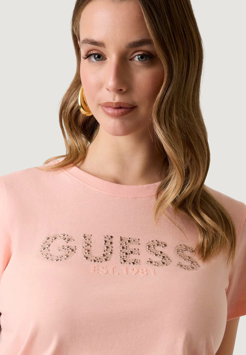 T-shirt Guess SS CN GUESS STUDS SCRIPT TEE