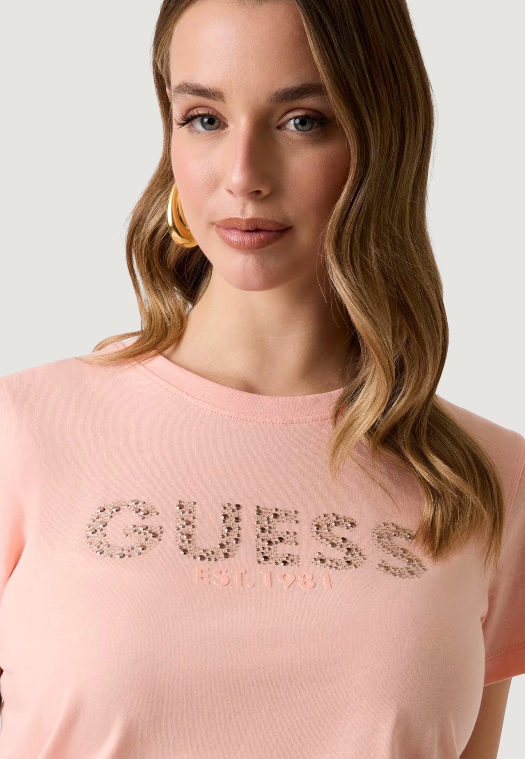 T-shirt Guess SS CN GUESS STUDS SCRIPT TEE