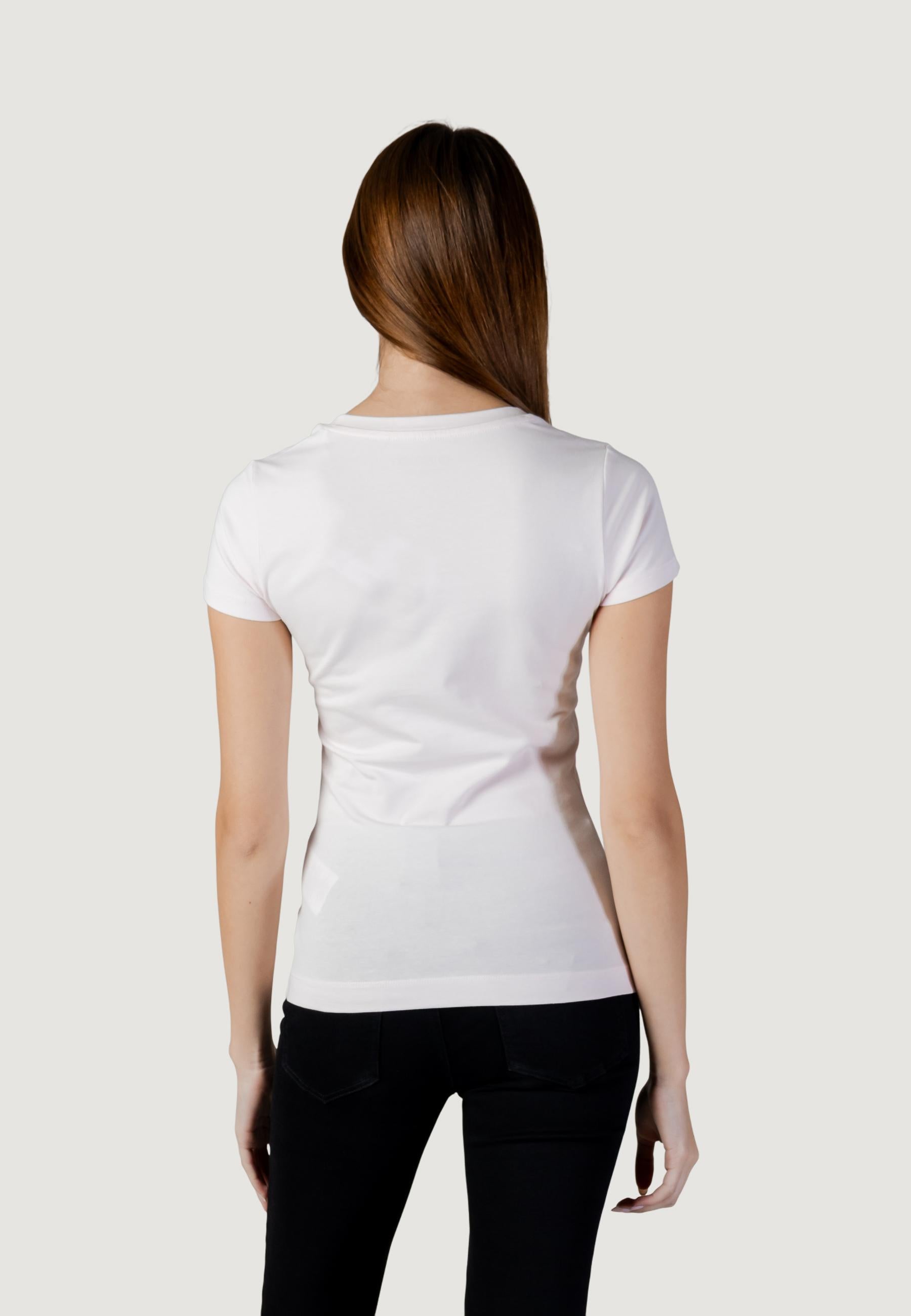 T-shirts Guess SS CN FLOWERS TRIANGLE TEE