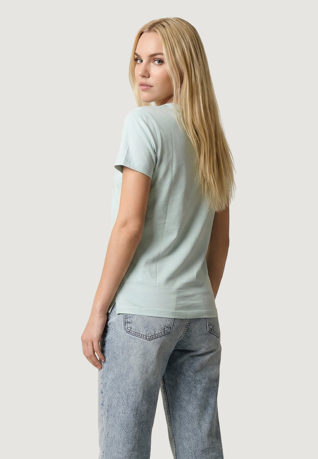 T-shirt Guess SS CN GUESS STUDS SCRIPT TEE