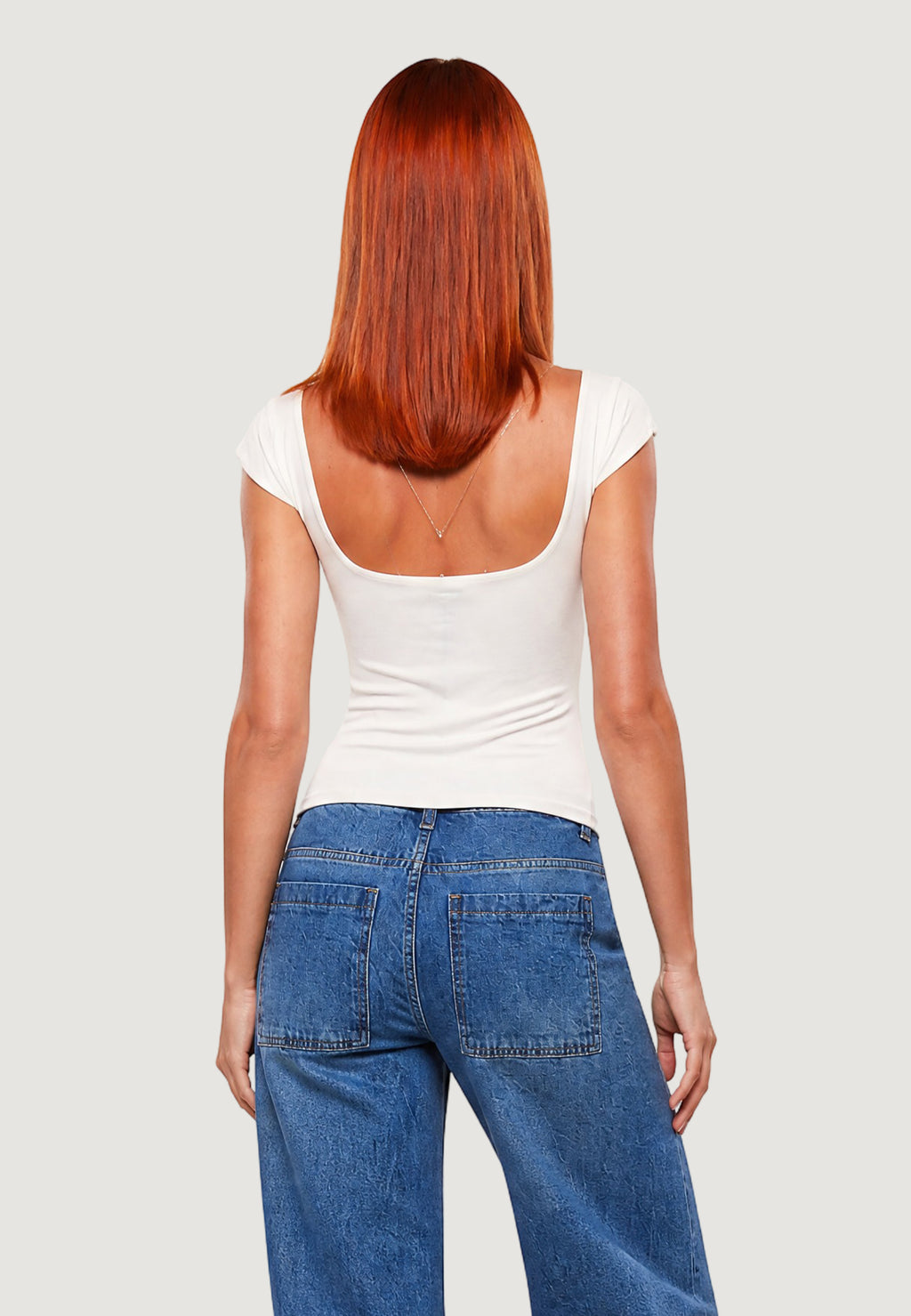 T-shirts I am TOP CON SCOLLO DIETRO