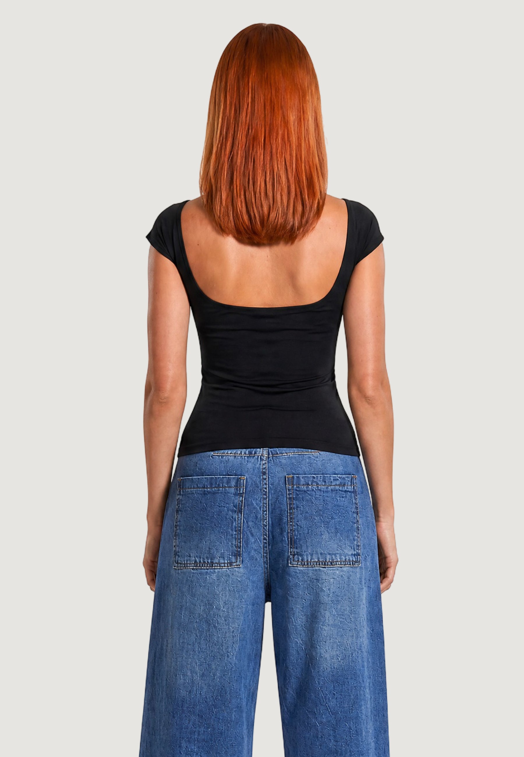 T-shirts I am TOP CON SCOLLO DIETRO