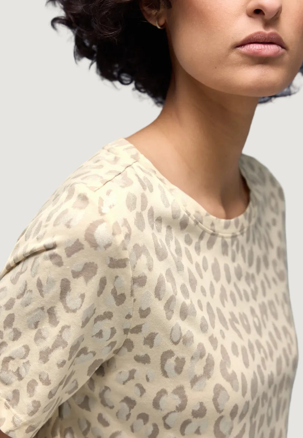 T-shirts Street One basic shirt w.shiny leo print