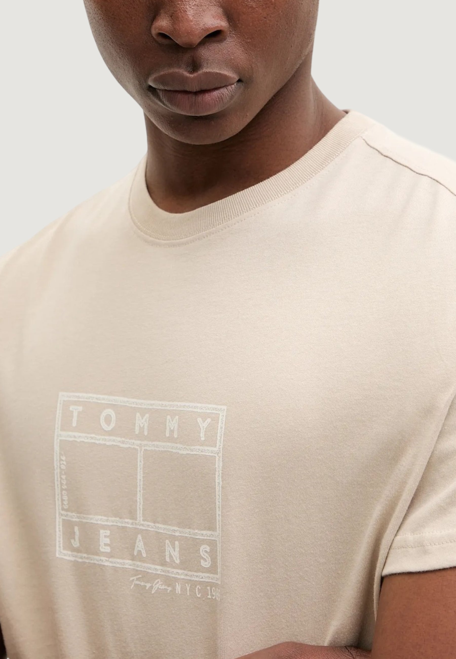 T-shirt Tommy Hilfiger Jeans DM0DM22317