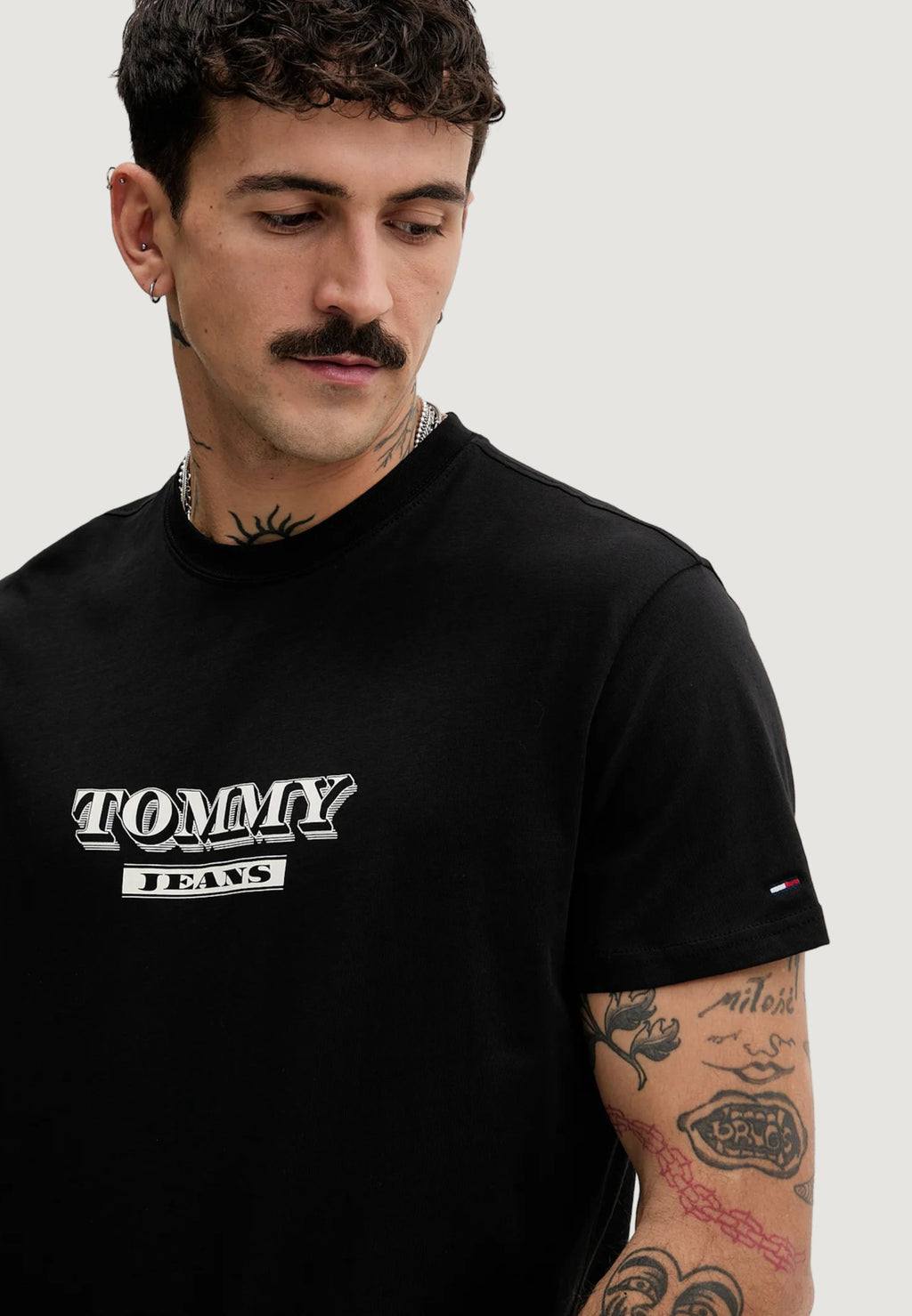 T-shirt Tommy Hilfiger Jeans TJM REG BILLS FONT