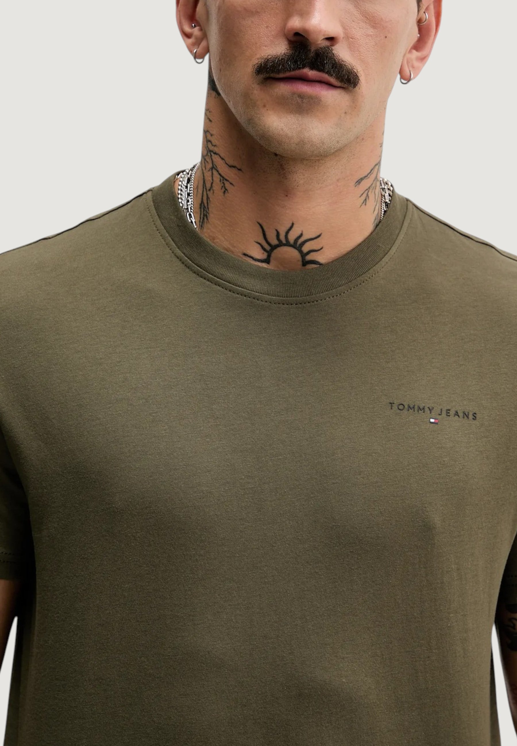 T-shirt Tommy Hilfiger Jeans TJM SLIM LINEAR CHES